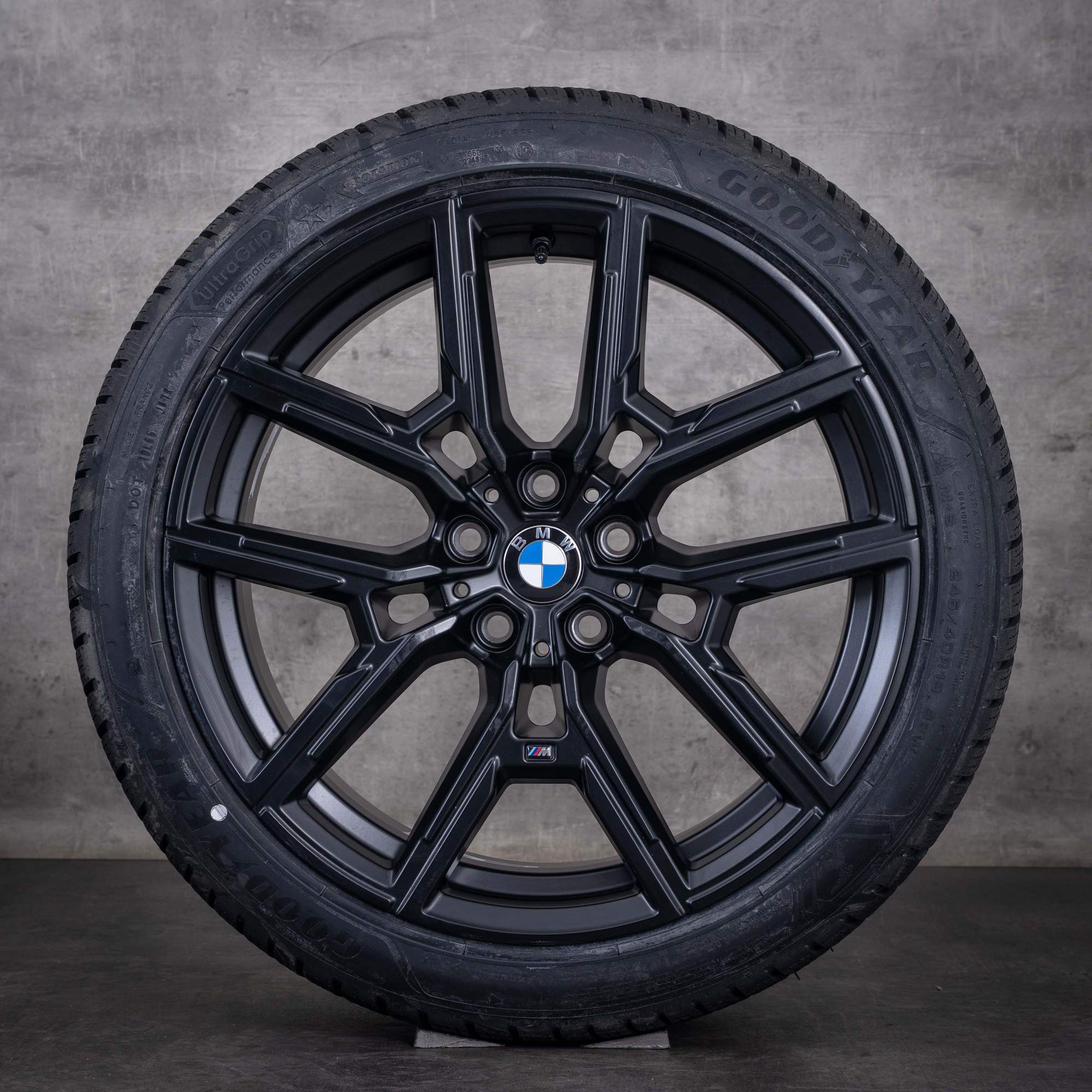 Alkuperäiset BMW 4-sarjan i4 talvirenkaat 19 tuumaa G26 Gran Coupe -vanteet malli 859 M 8747304 8747305 kiiltävä musta