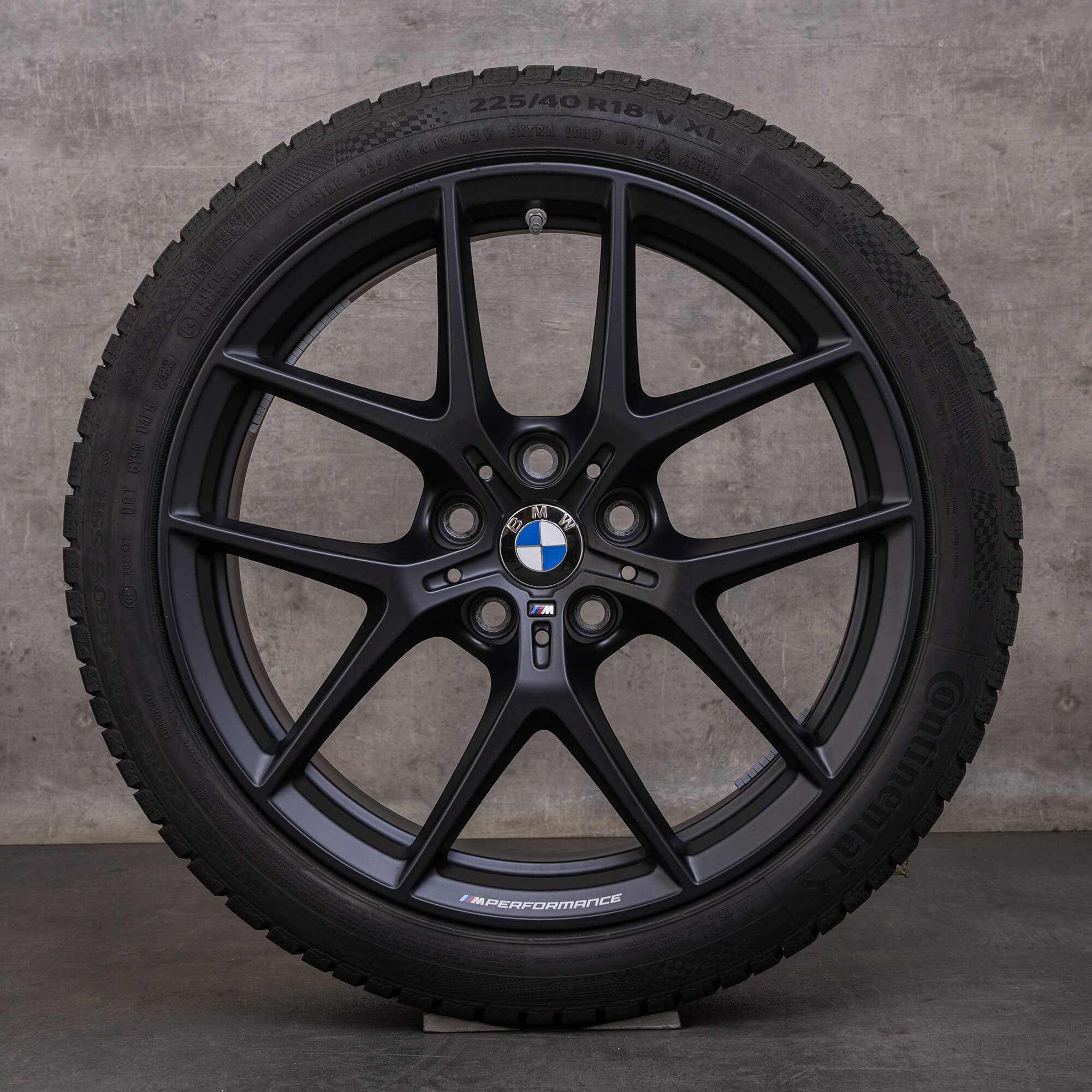 Original BMW Série 1 2 jantes e pneus inverno 18 polegadas F40 F44 Gran Coupé Styling 554 M 8092353 preto mate