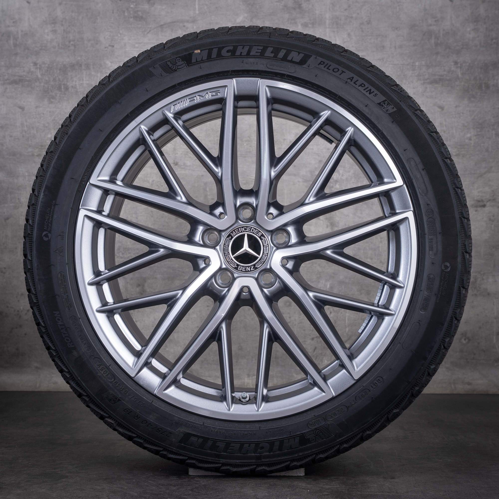 Alkuperäiset Mercedes-Benz C-sarjan 63 AMG E Performance talvirenkaat 19 tuuman S206-vanteet A2064012900 A2064012400 titaaninharmaa diamond cut-viimeistely