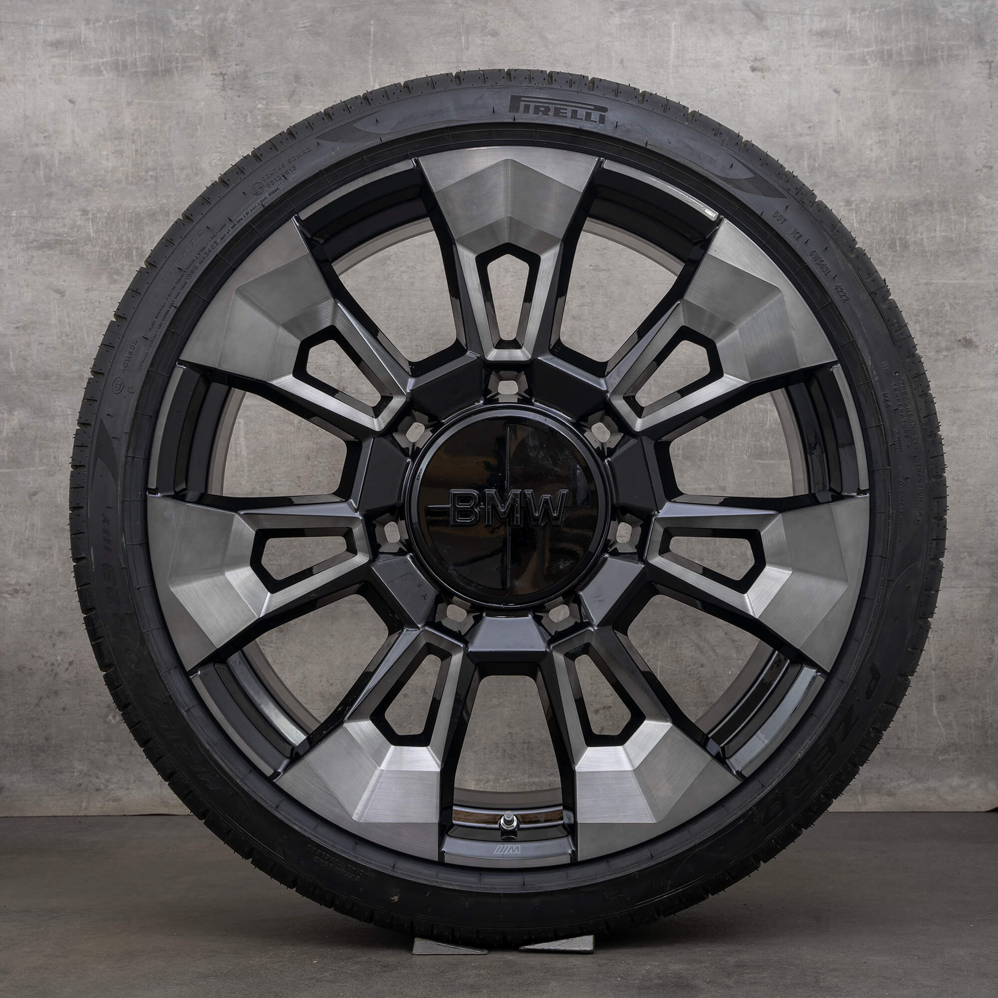 BMW XM G09 summer wheels 23 inch rims tires 6856021 6856022