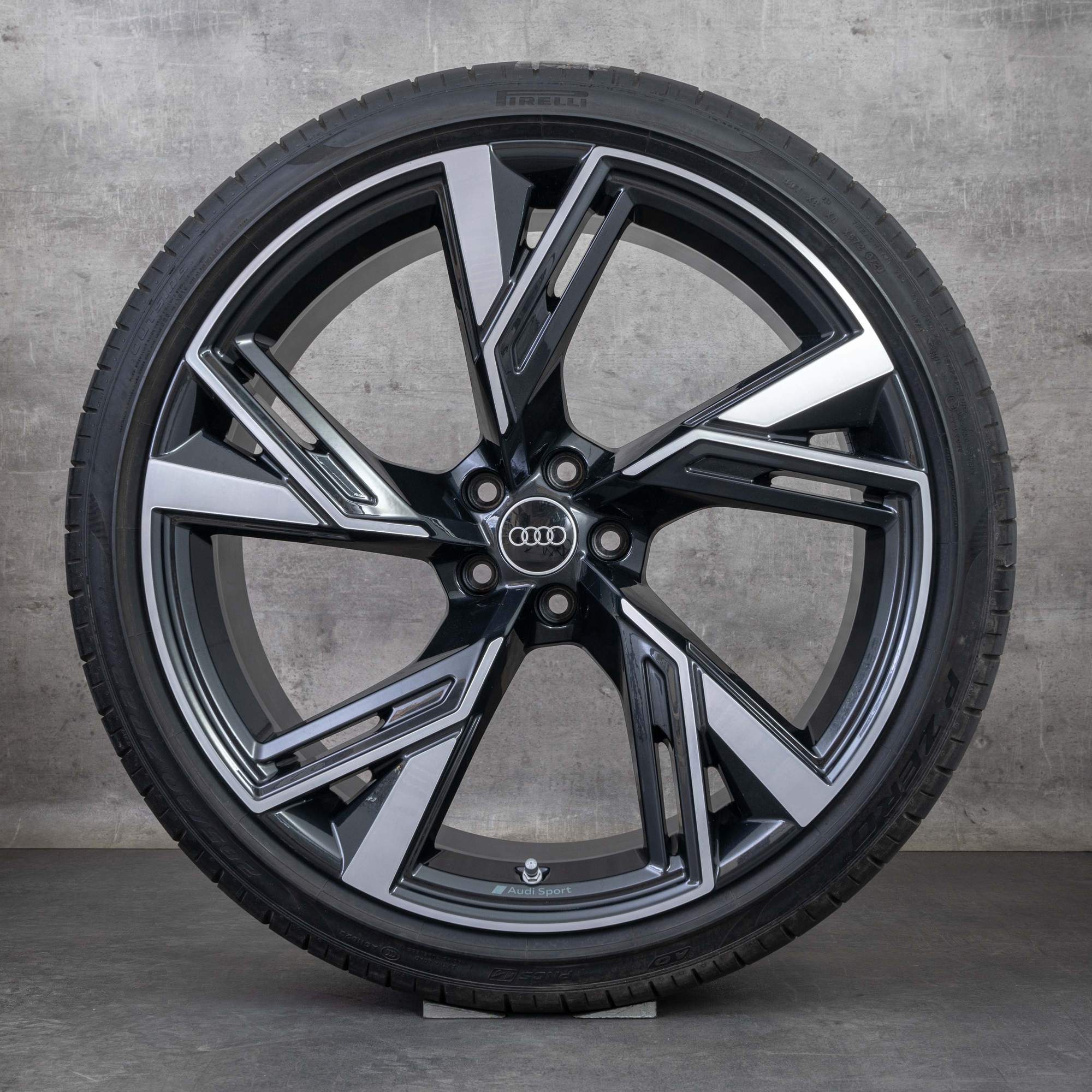 Original Audi RS6 RS7 ráfky na auto 22" 4K C8 F2 letní kola lichoběžník 4K0601025BL granit lesklý soustružený