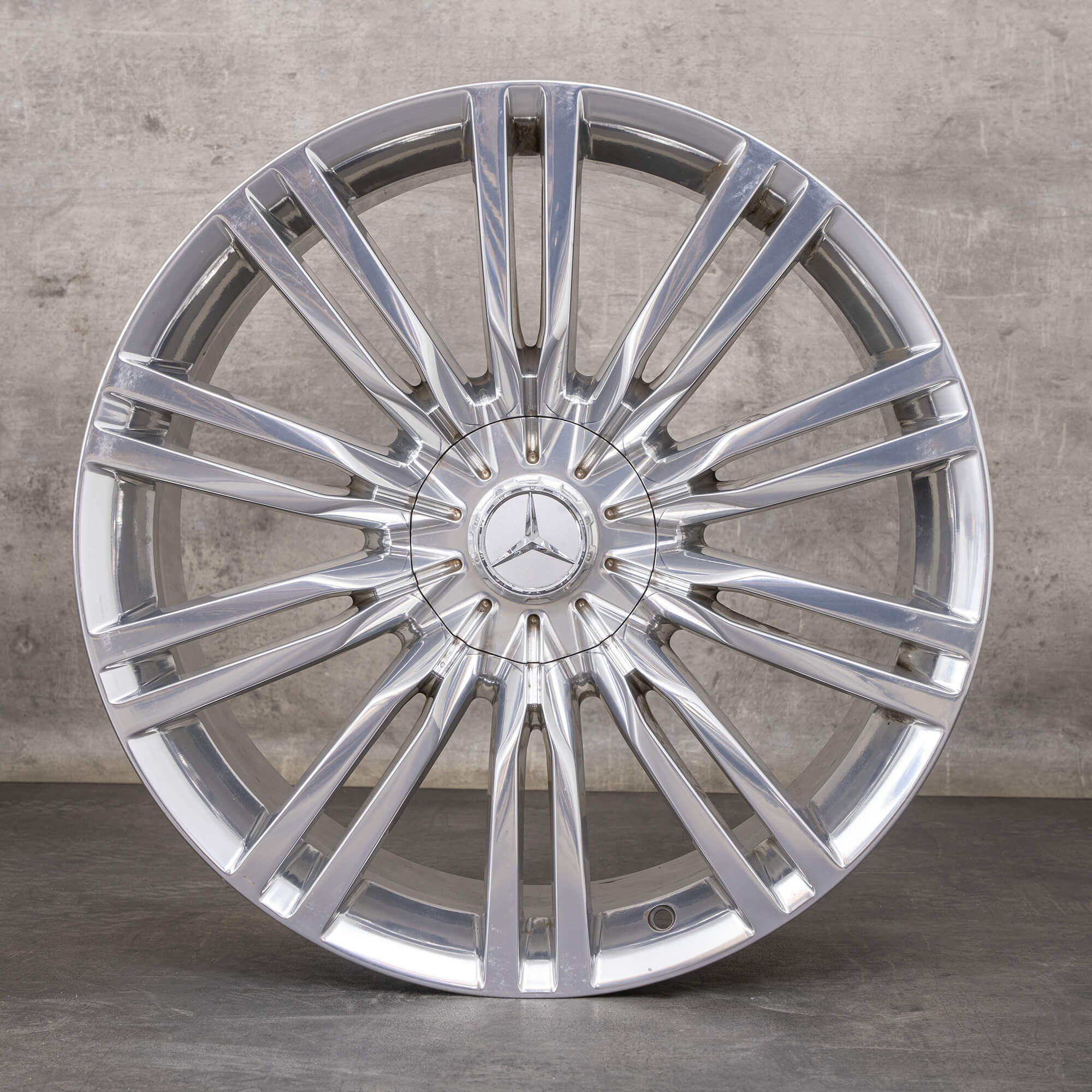 Alkuperäiset Maybach S-sarjan 20 tuuman vanteet W223 Z223 A2234014000 A2234014100 kromi kiiltävästi.