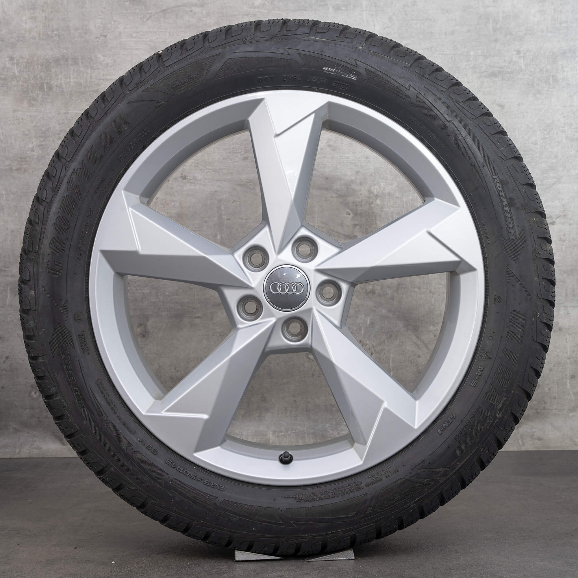 Audi 19 tuuman Q3 II F3 -vanteet talvirenkaat Dynamic 83A601025N