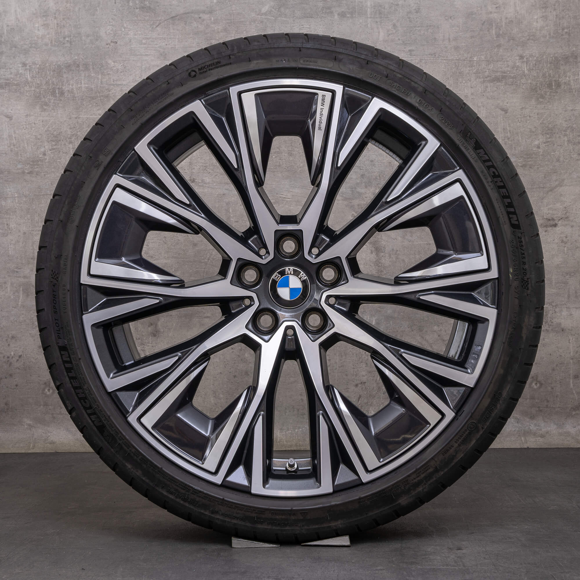 Original BMW 4-serie i4 fälgar 20 tum G26 Gran Goupe sommarhjul styling 862 i 8747310 8747311 midnattgrå glansig vänd