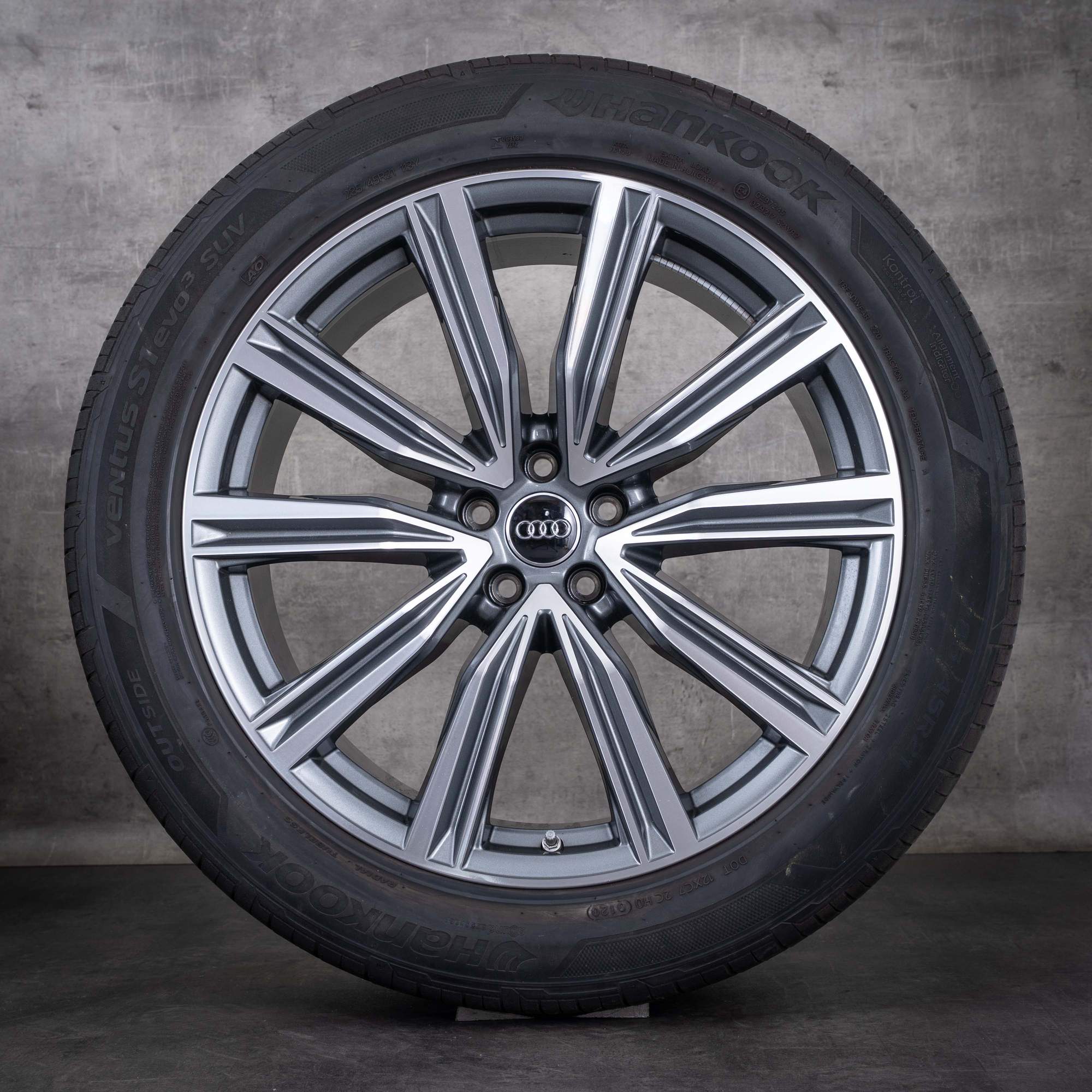 OEM Audi Q8 SQ8 21-inch 4M8 summer wheels 4M8601025G diamond cut titanium
