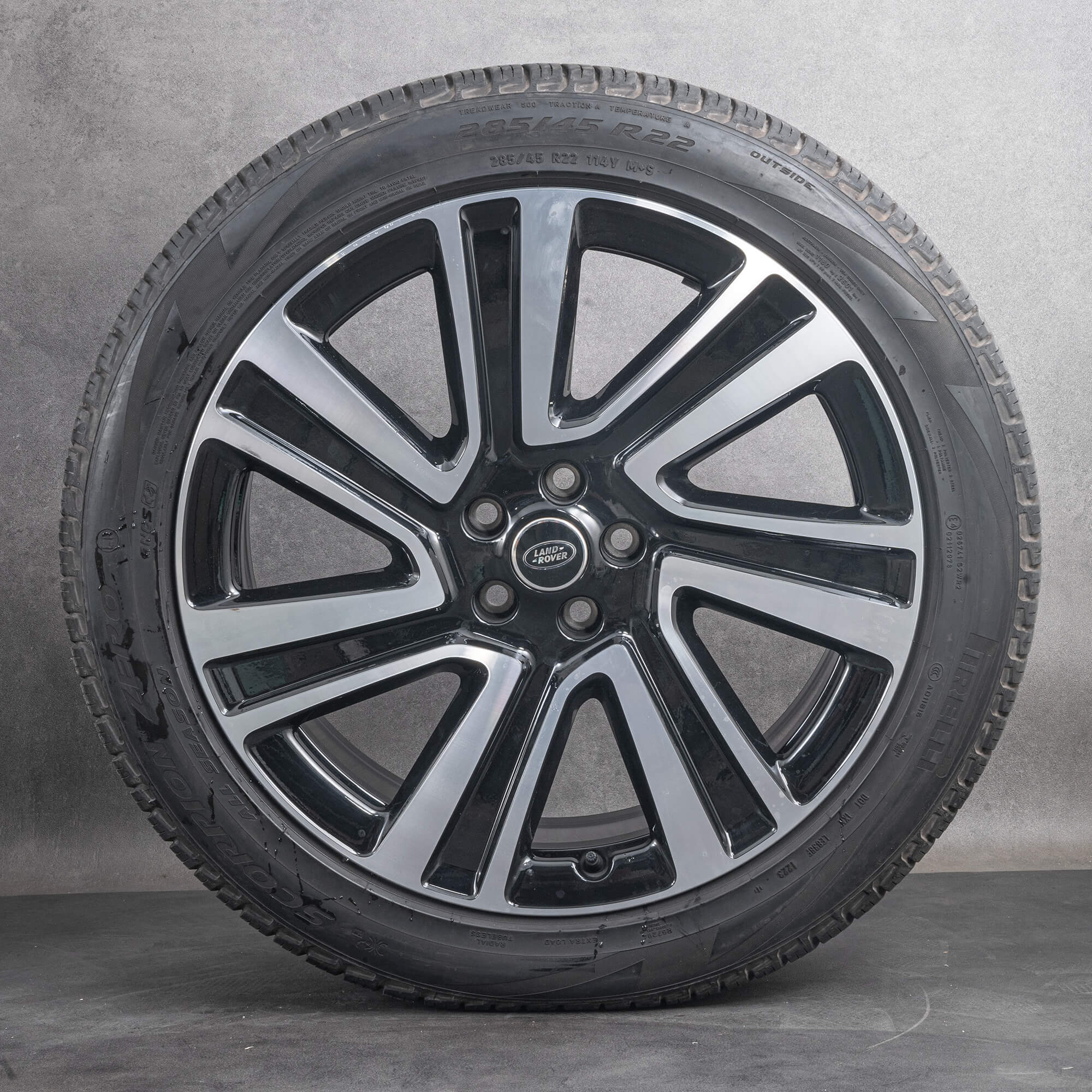 Alkuperäiset Land Rover talvirenkaat 22 tuuman Range Sport L461 Vogue L460 vanteet M8E2-1007-EA musta kiillotettu.