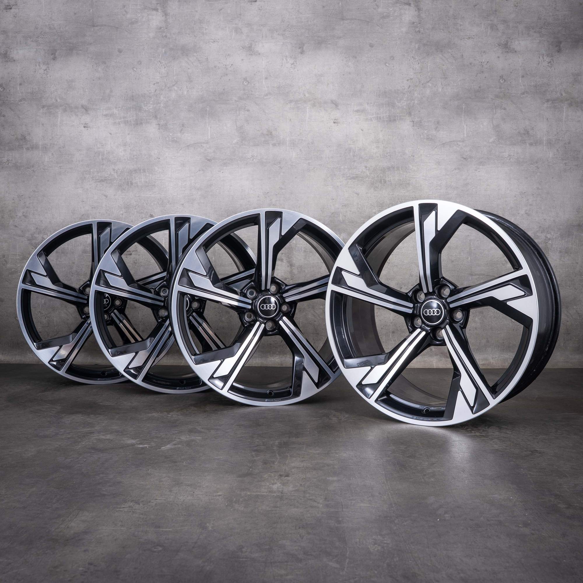OEM Audi RS4 RS5 20inch B9 8W F5 Flag 8W0601025DT rims Black diamond cut