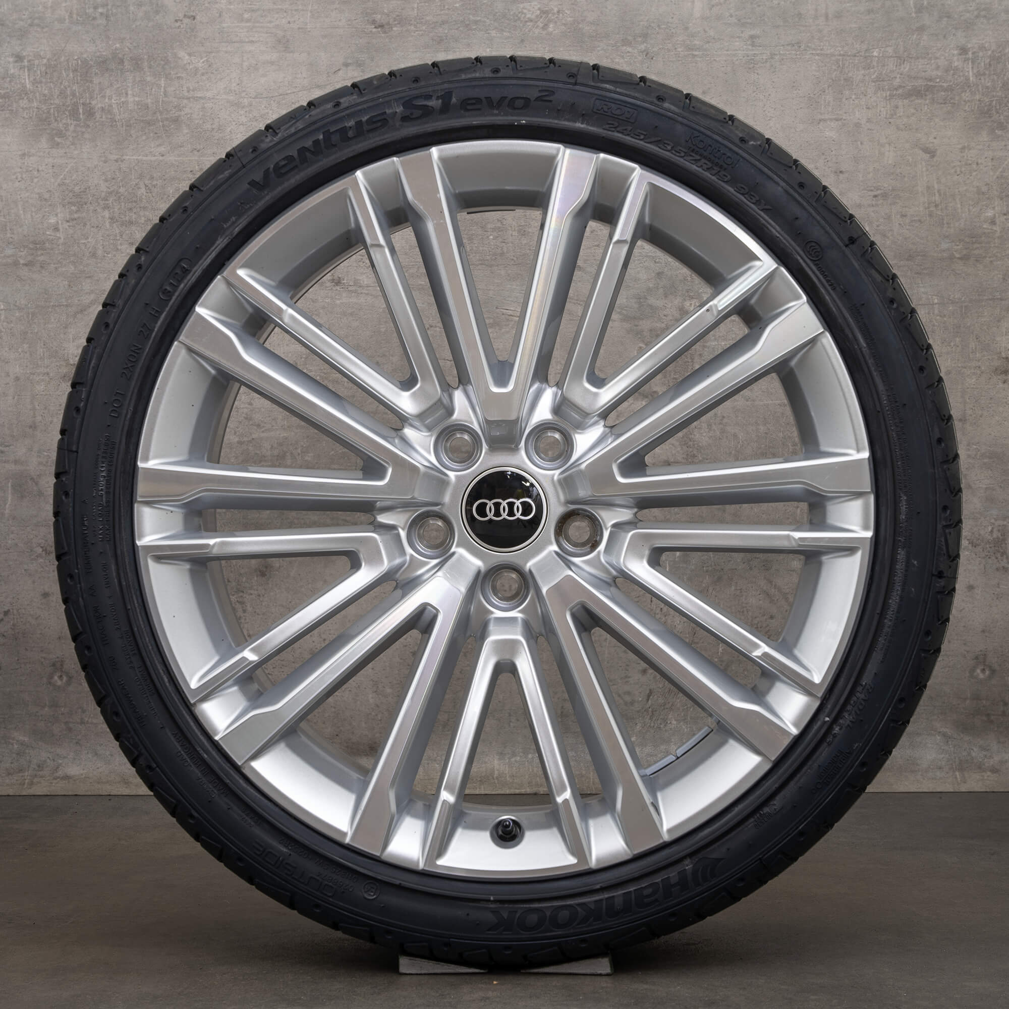 Originale Audi A4 S4 fælge 19 tommer 8W B9 sommerhjul 8W0601025BE sølvglans