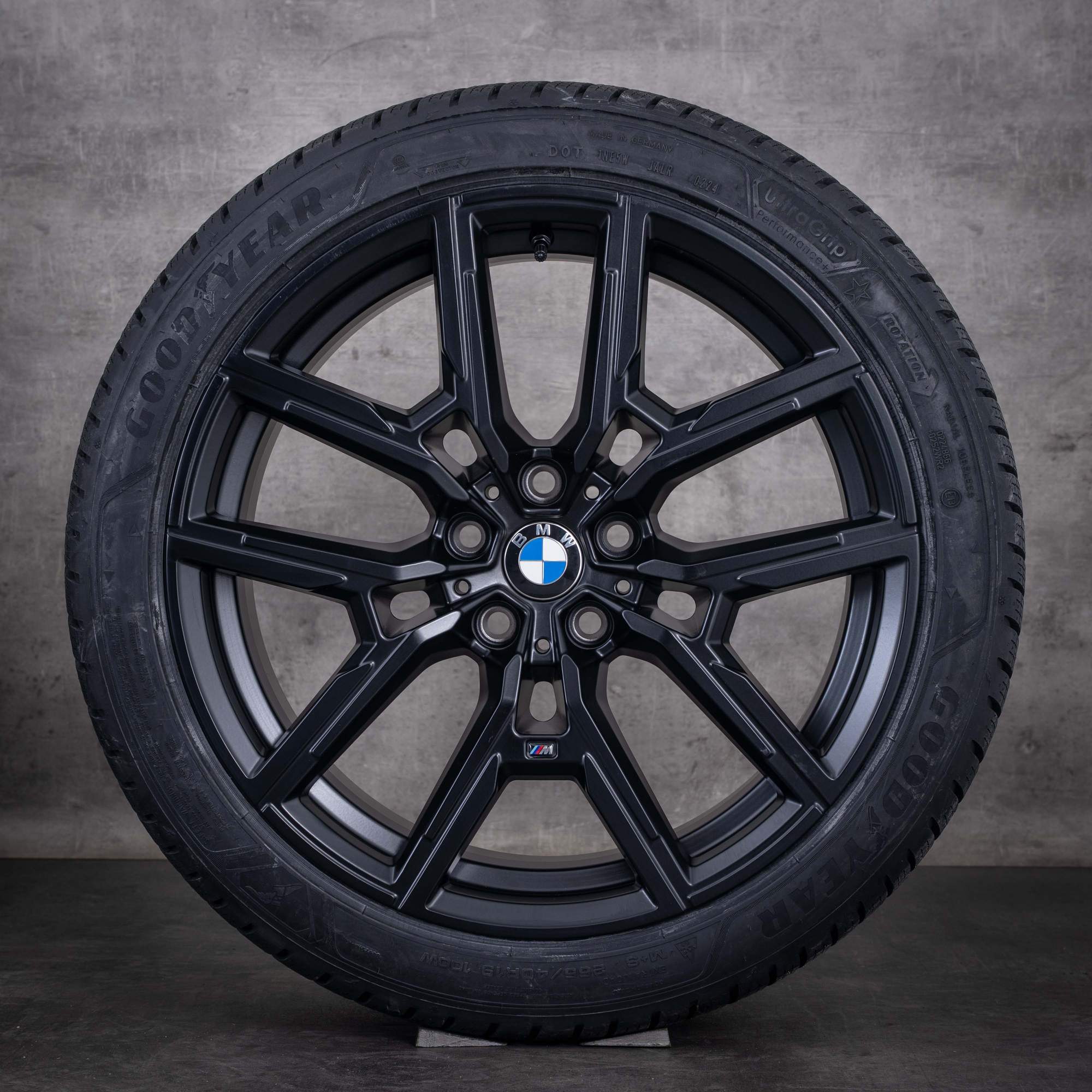 Alkuperäiset BMW 4-sarjan i4 talvirenkaat 19 tuumaa G26 Gran Coupe -vanteet malli 859 M 8747304 8747305 kiiltävä musta
