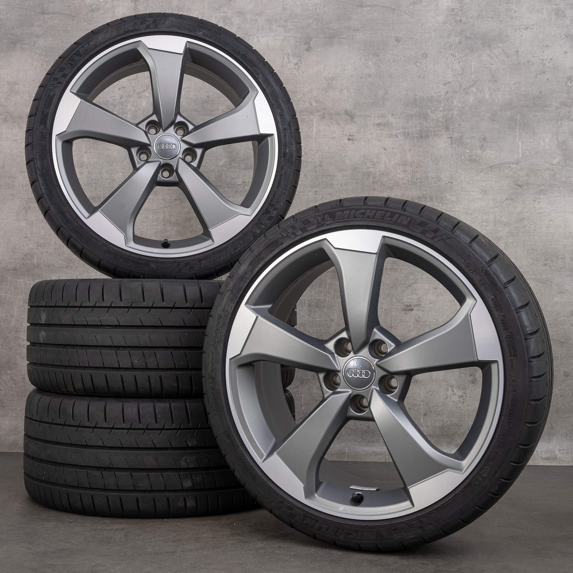 Oryginalne felgi Audi RS3 19 cali 8V dla Limuzyny, opony letnie 8V0601025FT 8V0601025FR Rotor II, tytanowe, diamond cut, NOWE