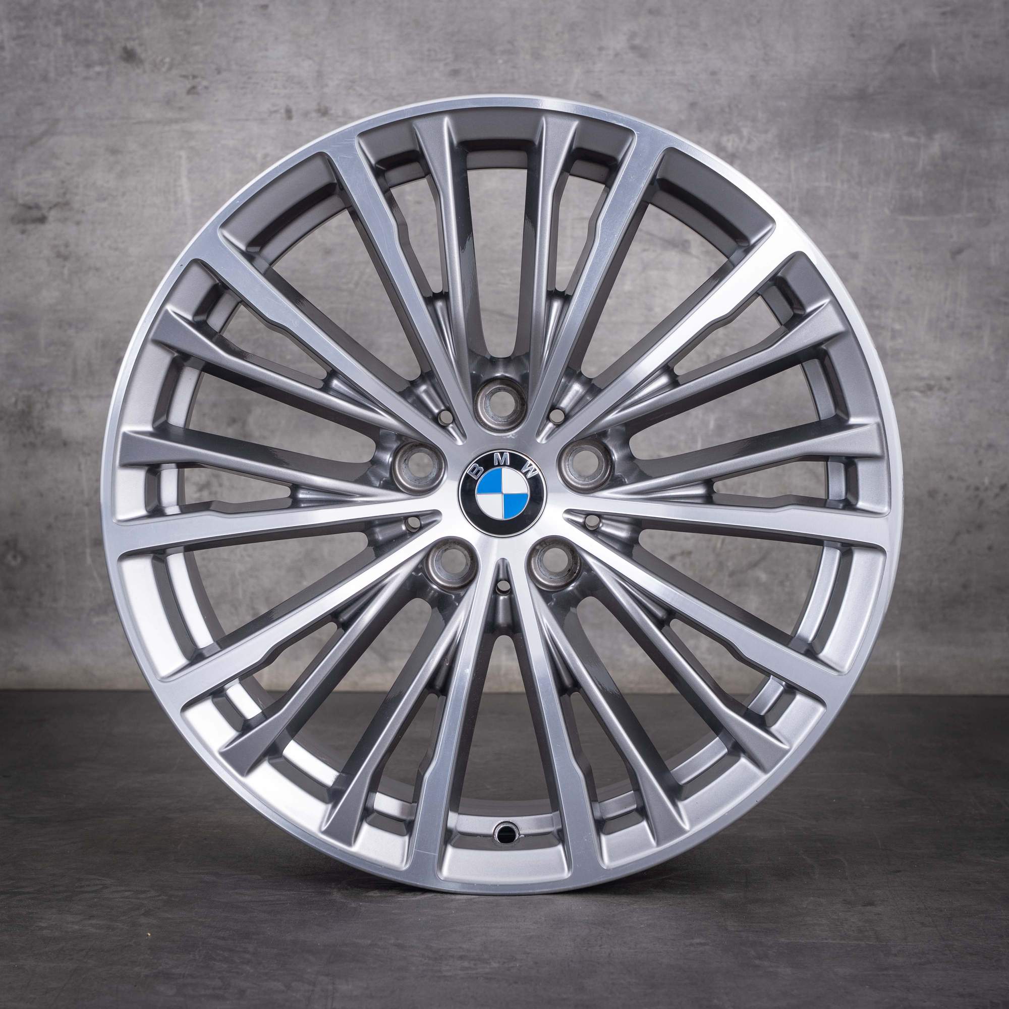 Original BMW 2er 3er 4er Felgen 18 Zoll G42 Coupe G20 G21 G22 G23 Styling 781 6883523 6897085 ferric grey front glanzgedreht