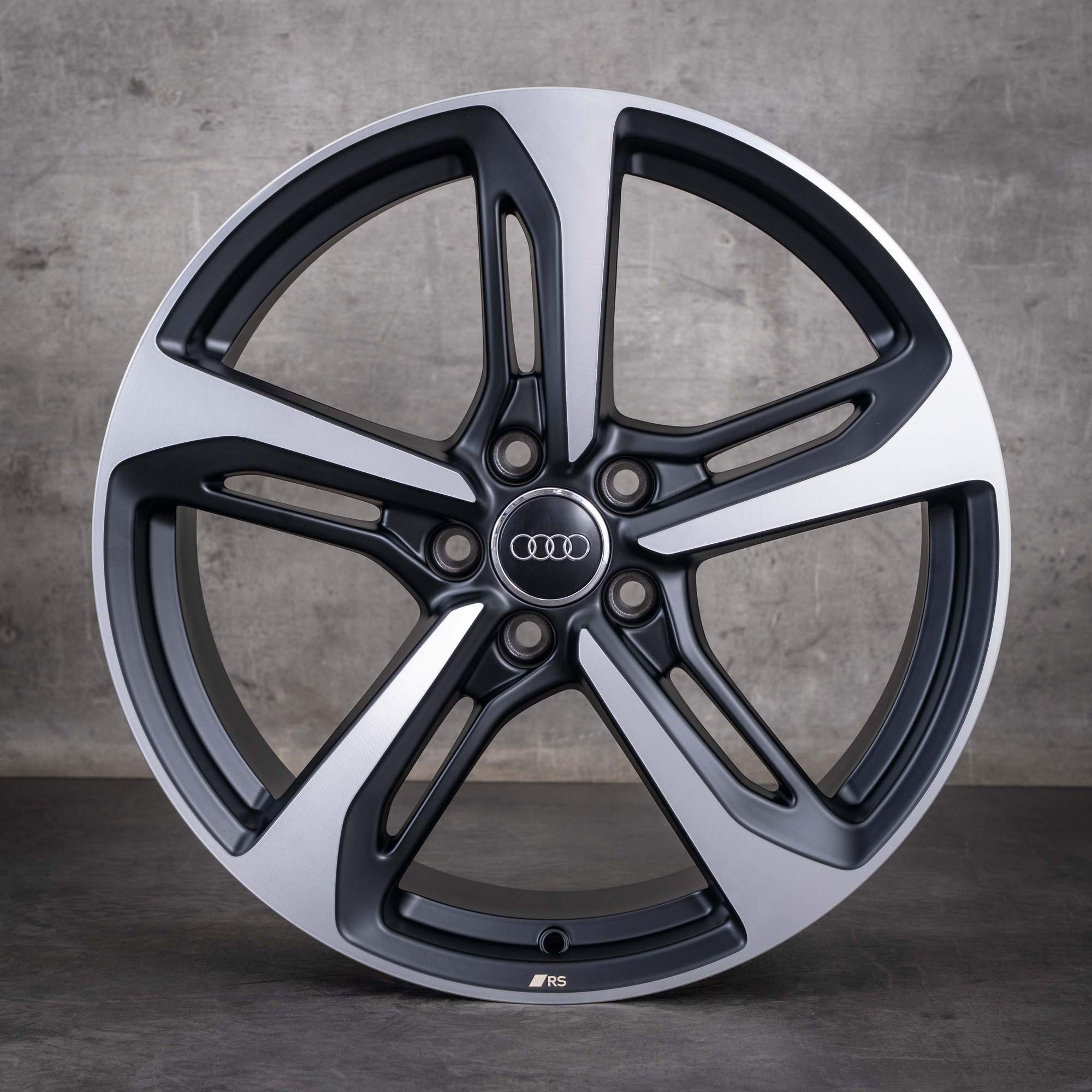 Alkuperäiset Audi TT TTS TTRS -vanteet 19 tuumaa FV 8S 8S0601025T mattamusta diamond cut UUDET