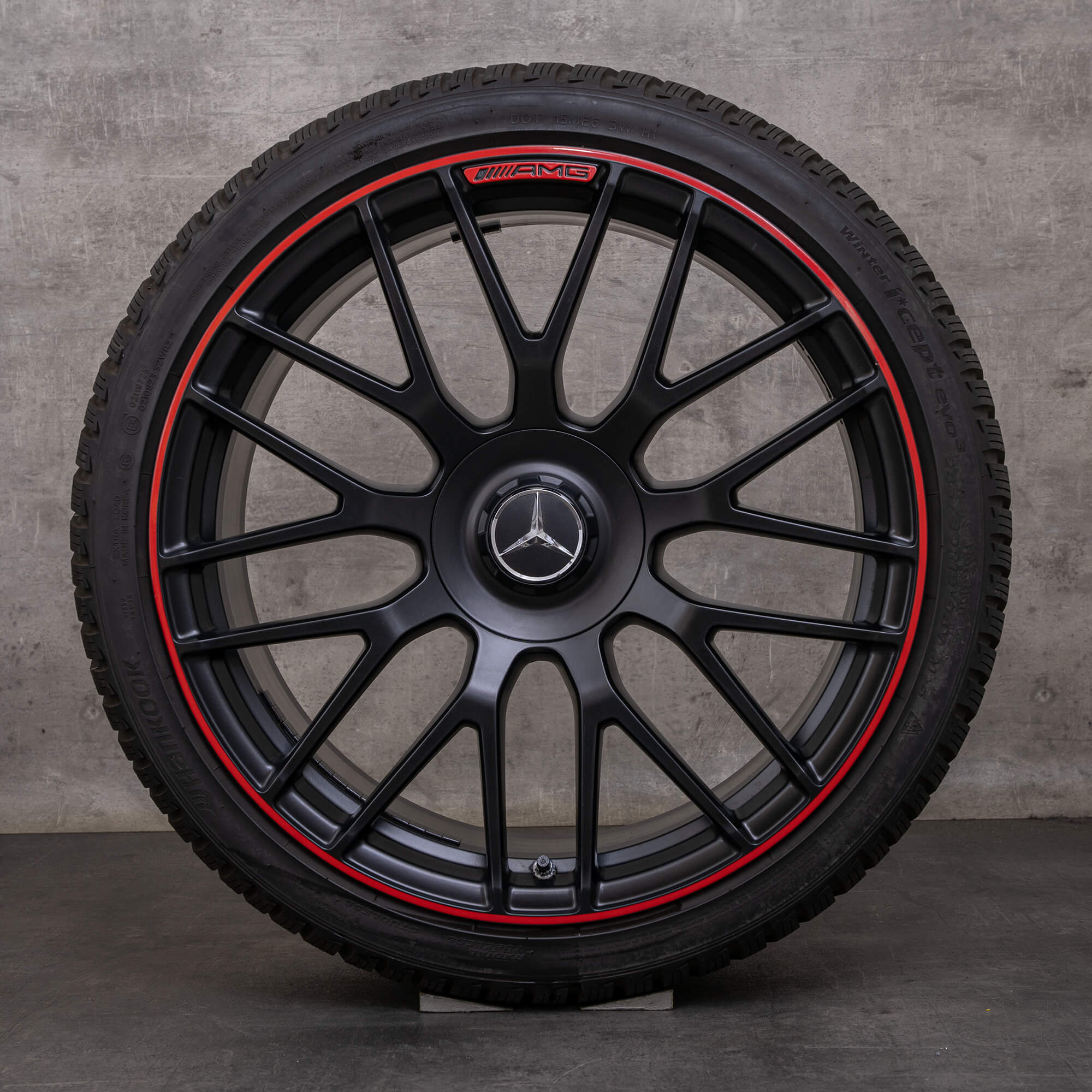 Original Mercedes Benz C-klass vinterhjul C63 & S AMG fälgar / fälg 19 tum C205 A205 A2054015900 A2054016000 svart röd matt