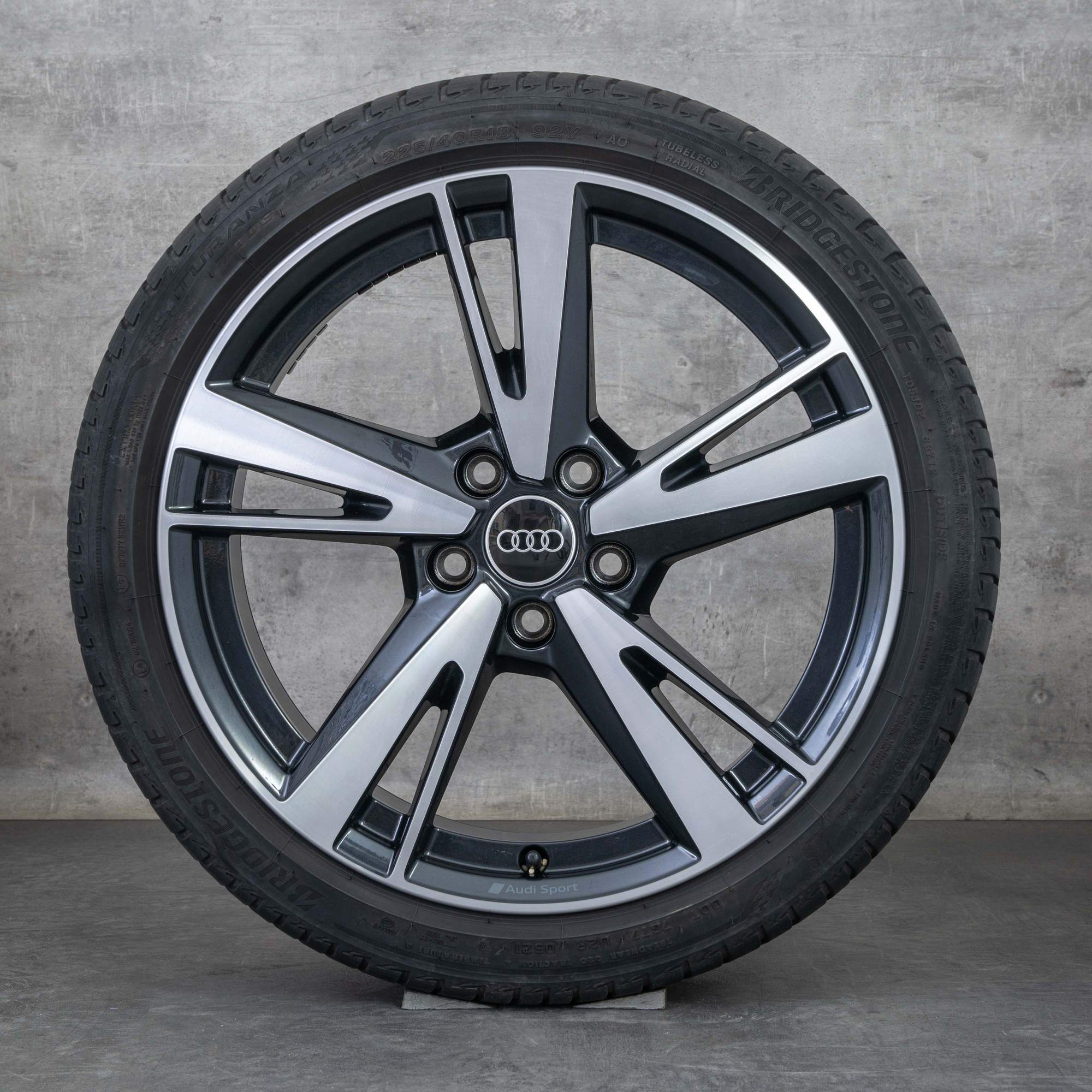 Llantas originales Audi A3 S3 18 pulgadas 8Y ruedas de verano 8Y0601025N Blade granit pulido brillante