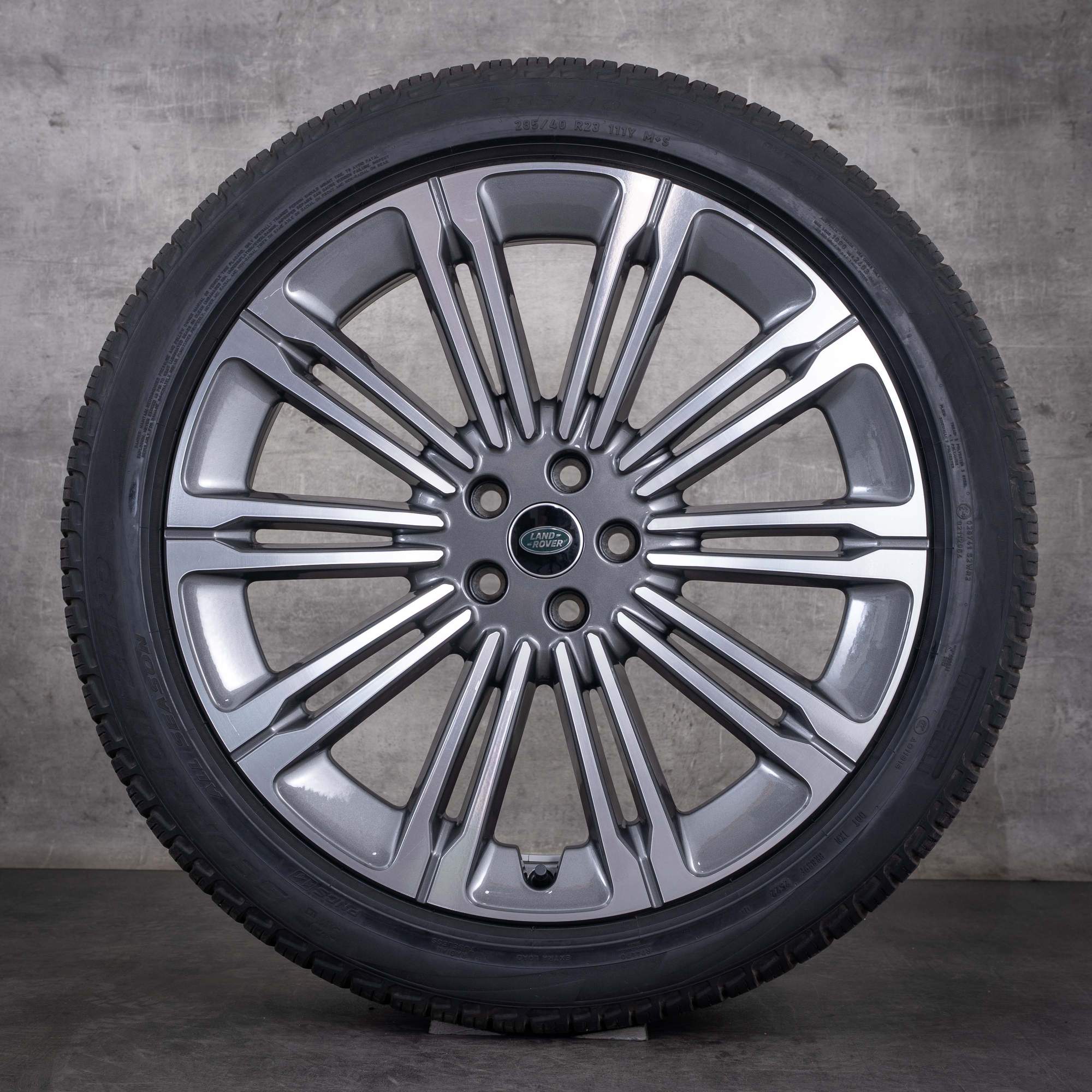 Oryginalne felgi Land Rover 23 cale Range Sport opony całoroczne M8E2-1007-KA ferric grey Polerowane