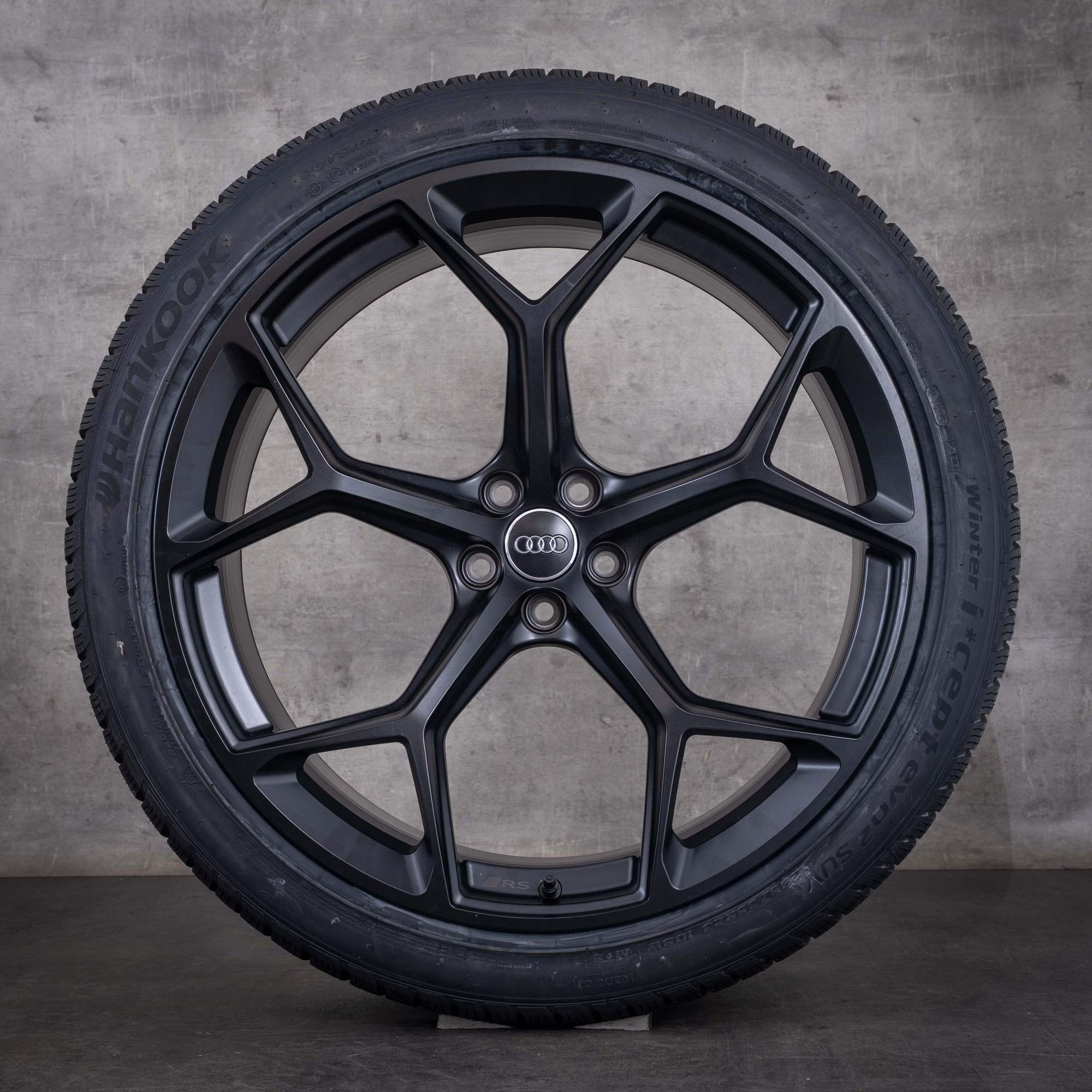 Original Audi RSQ8 Winterräder 23 Zoll 4M8 Felgen Performance 4M8601025CM schwarz matt