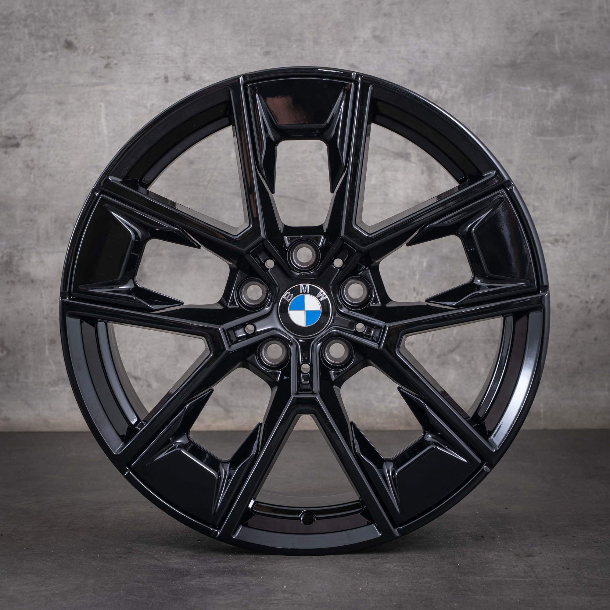 Originální disky BMW řady 4 i4 18 palců G26 Gran Coupe Styling 858 M 8747286 lesklá černá