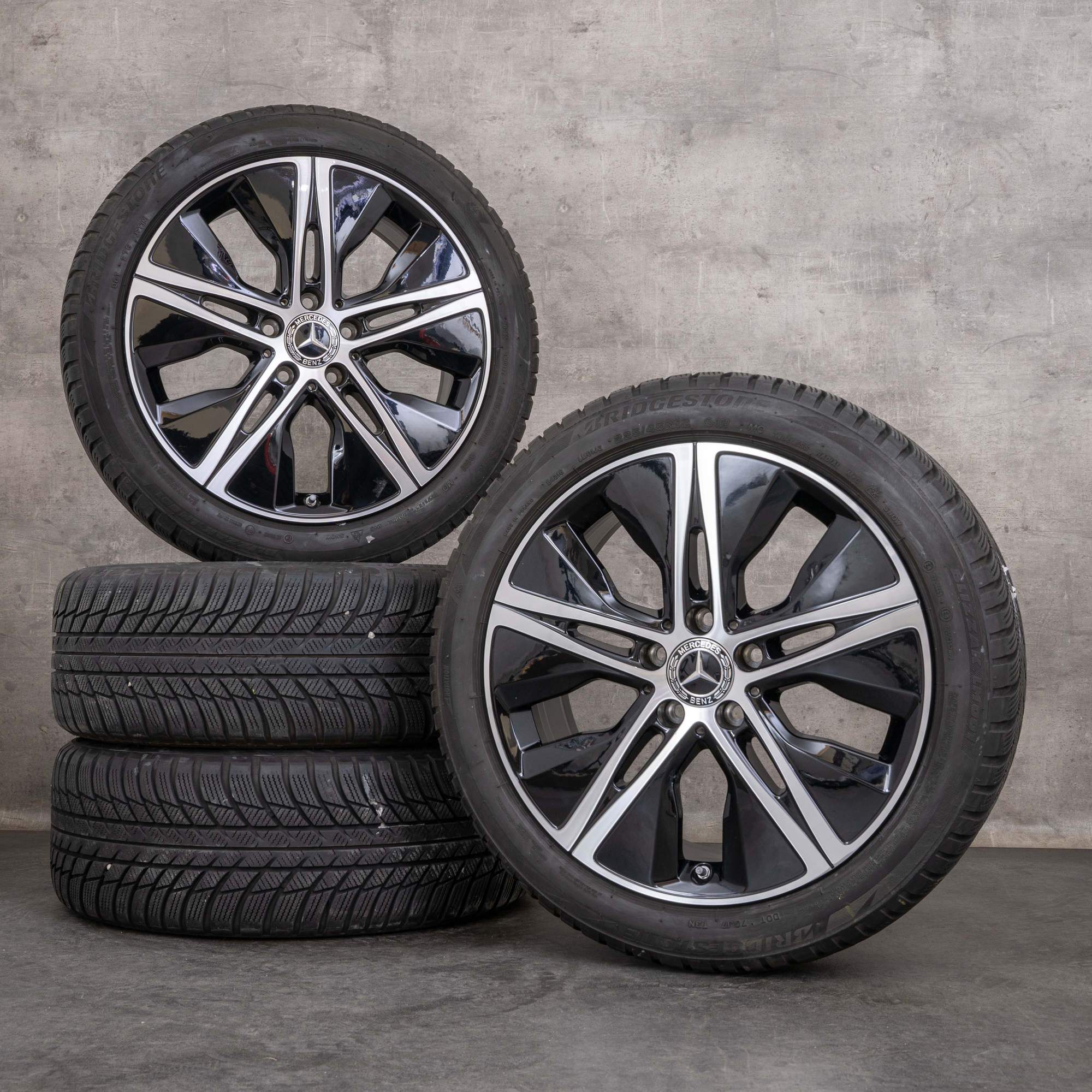 Alkuperäiset Mercedes Benz A B-sarja CLA talvirenkaat 18 tuuman W177 V177 W247 C118 X118 vanteet A1774010500 musta kiillotettu