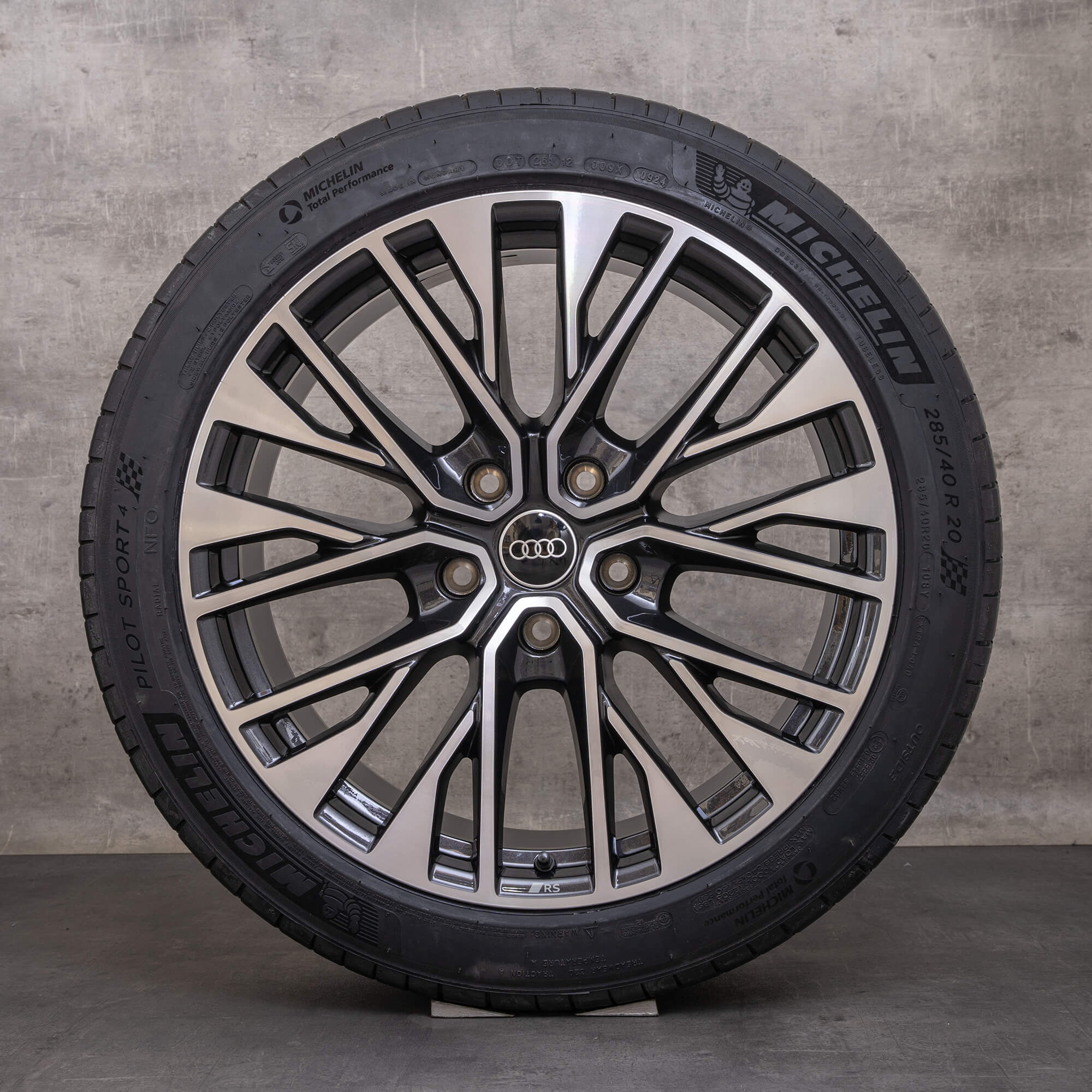 Original Audi e-tron GT fälgar 20 tum FW sommarhjul 4J3601025CE 4J3601025CF titan polerad NY