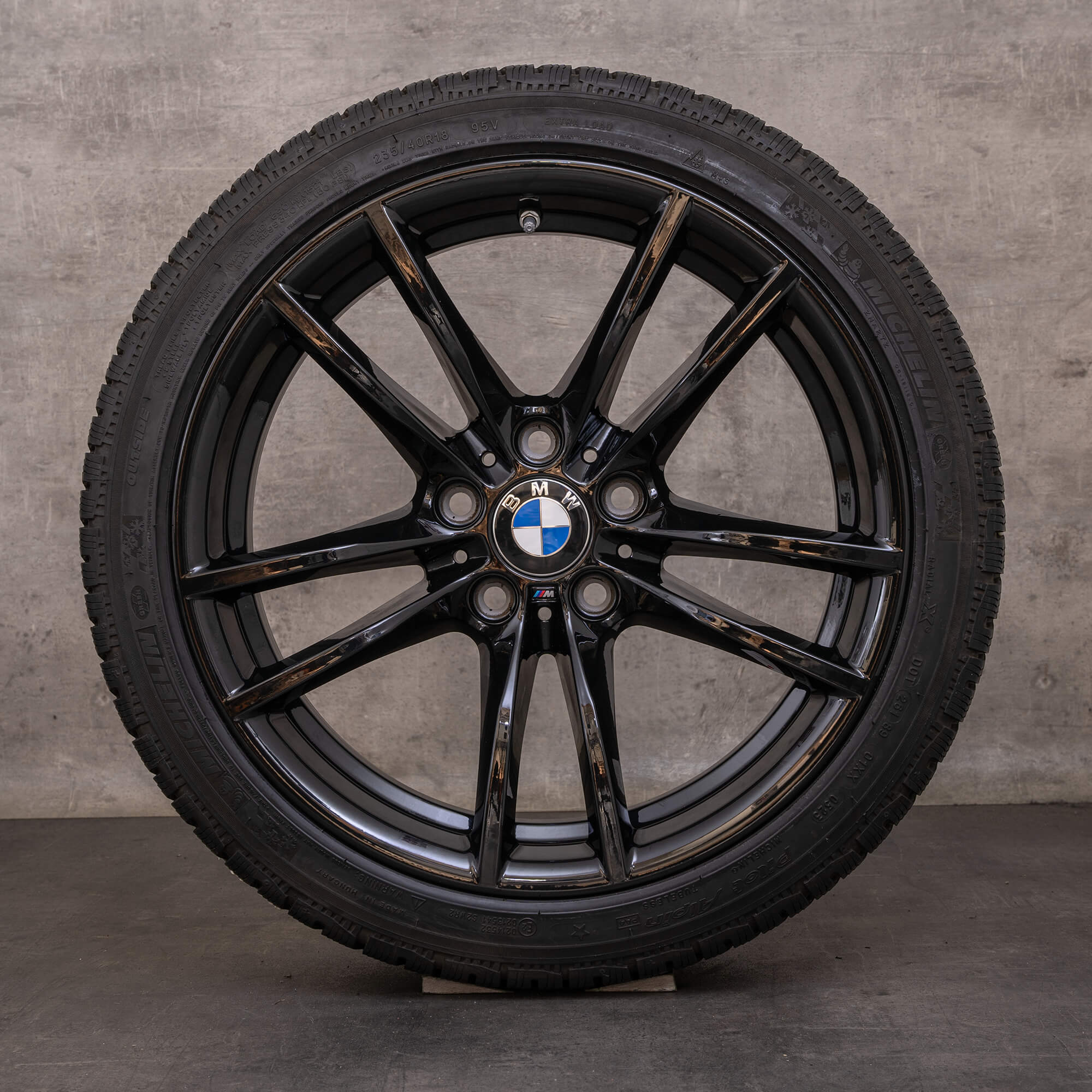 Originais BMW M3 M4 jantes e pneus inverno 18 polegadas F80 F82 F83 estilo 640 M 2284905 2284906 preto brilhante