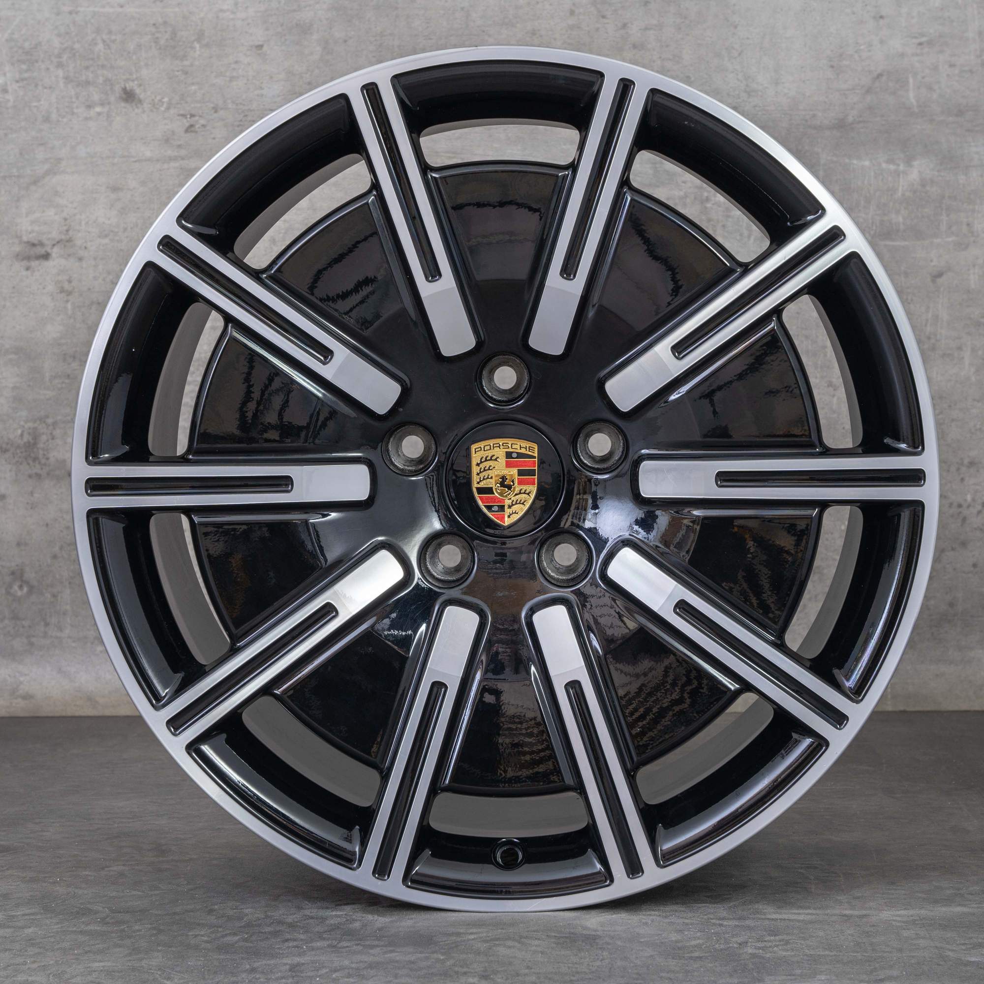 Alkuperäiset Porsche Taycan vanteet 20 tuuman 9J1 Aero Design 9J1601025E 9J1601025F musta kiillotettu.