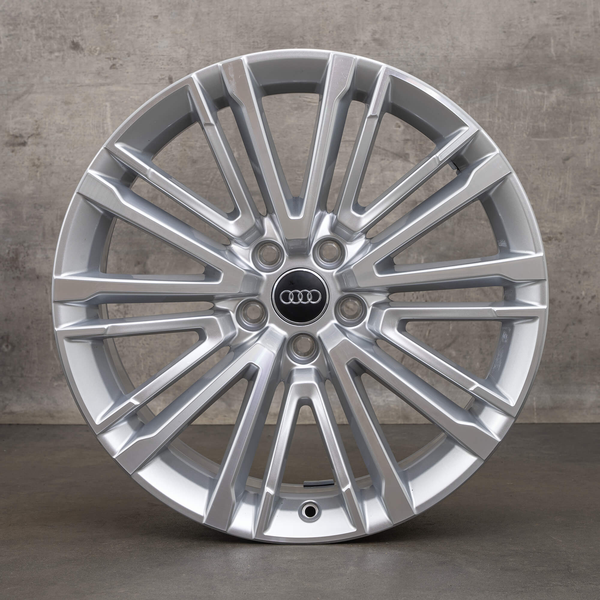 Original Audi A4 S4 Felgen 19 Zoll 8W B9 8W0601025BE silber glanzgedreht