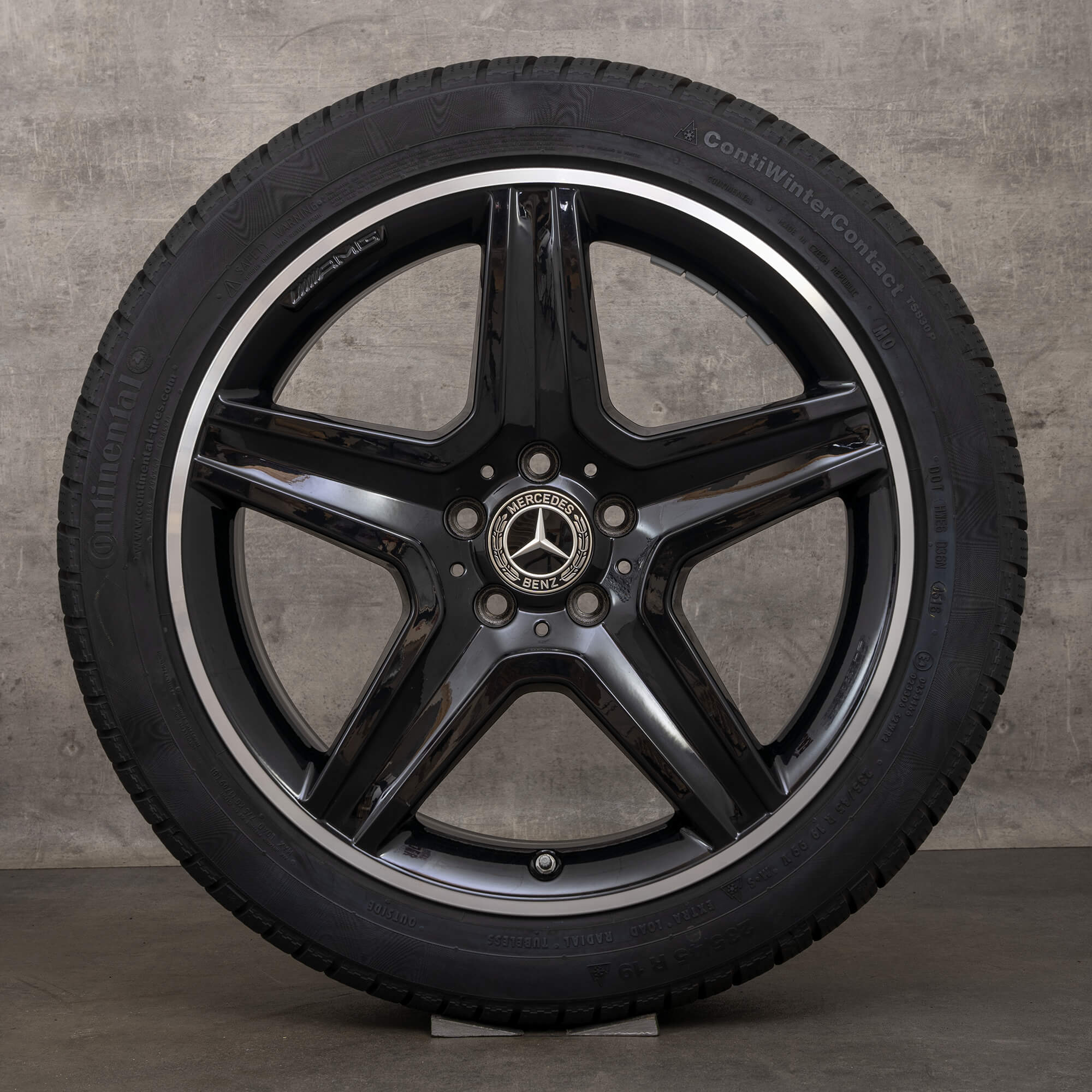 AMG 19 Zoll Mercedes Benz Felgen GLA X156 Winterreifen Winterräder A1564010600