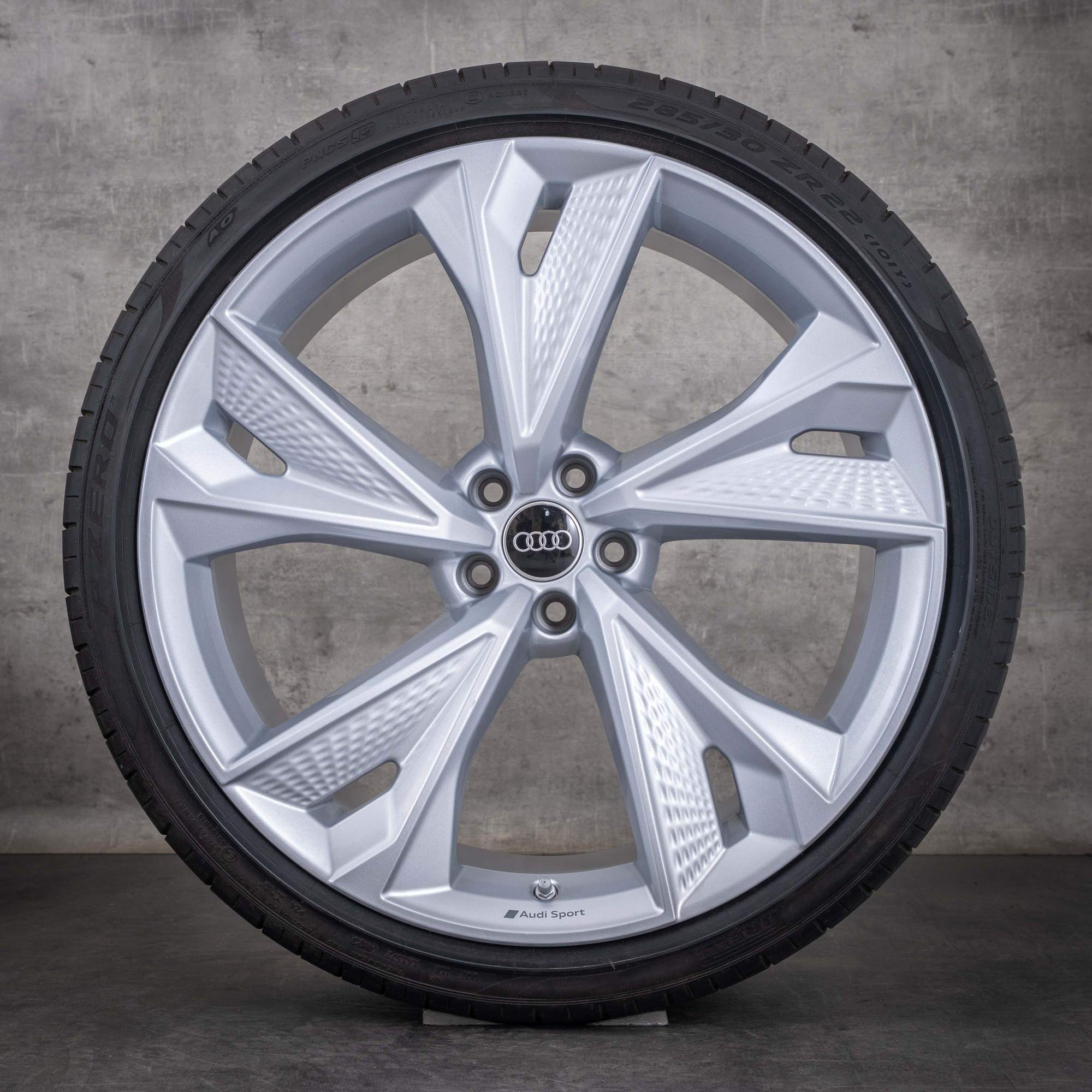 Oryginalne felgi Audi RS6 RS7 22 cale 4K C8 koła letnie 4K0601025BC srebrne błyszczące