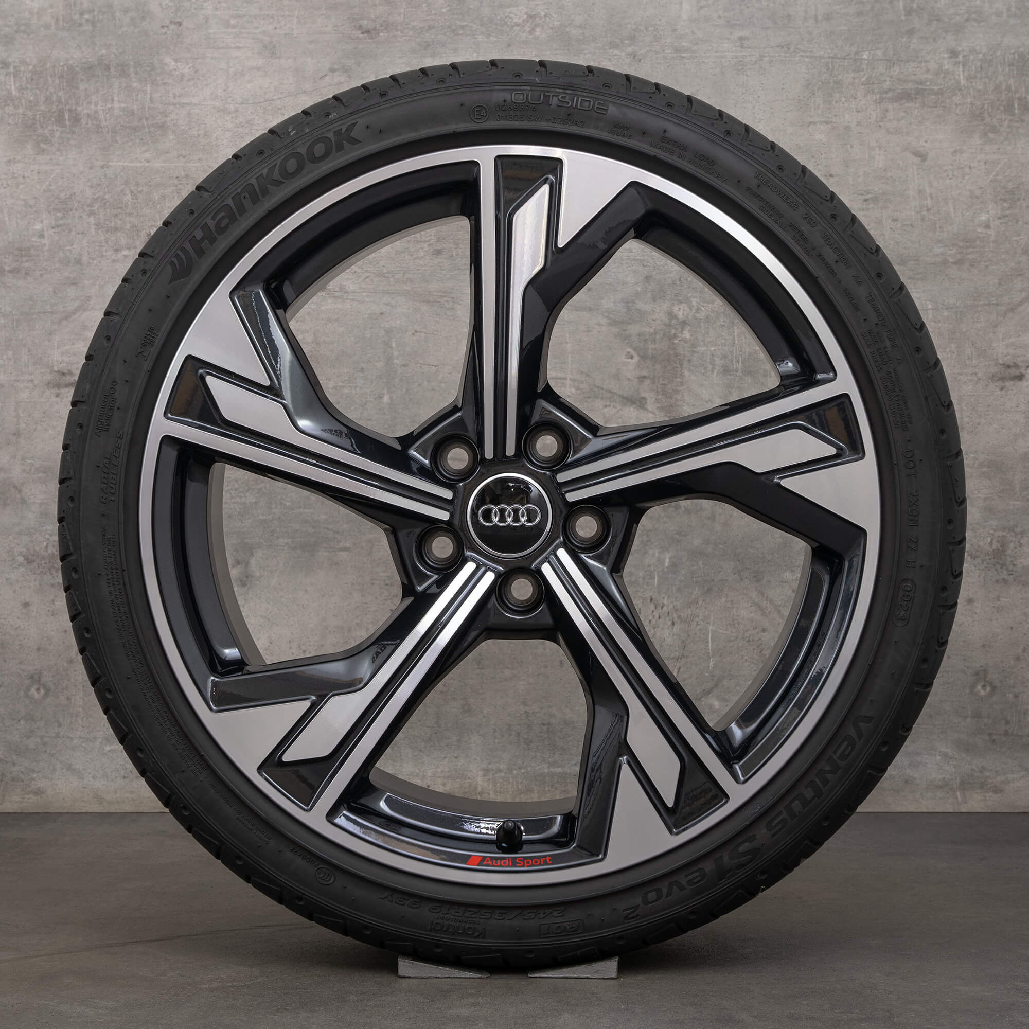 Audi A4 S4 B9 summer wheels tires 19 inch alloy rims 8W0601025EM