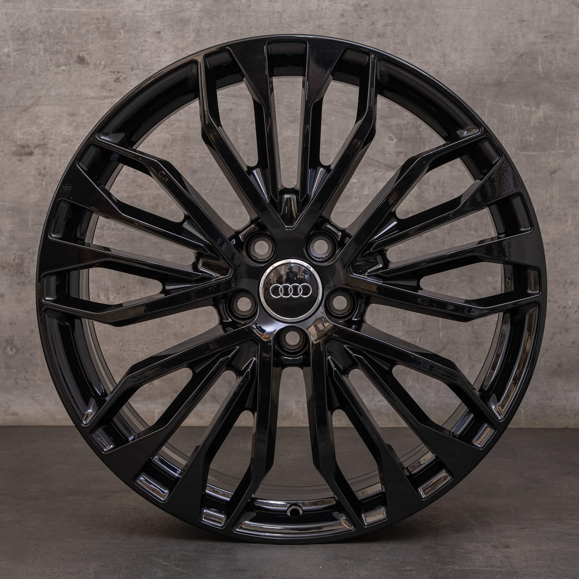 Originale Audi A6 S6 felger 20 tommer 4G C7 4G0601025BE Competition Design svart blank