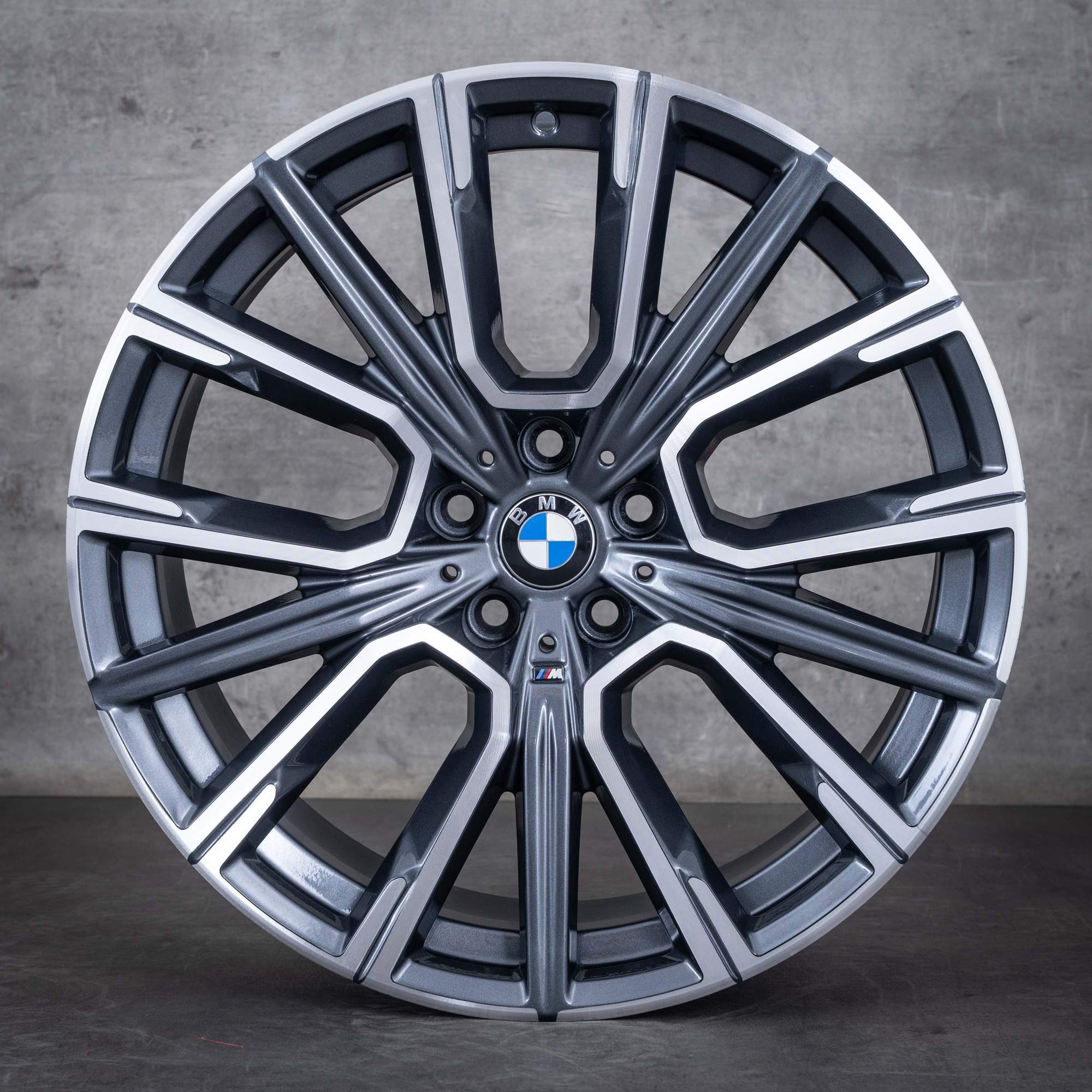 Oryginalał BMW Seria 6 7 Felgi 20 cali G32 G11 G12 Styling 817 M 8090096 8090097 orbit szary połysk toczone