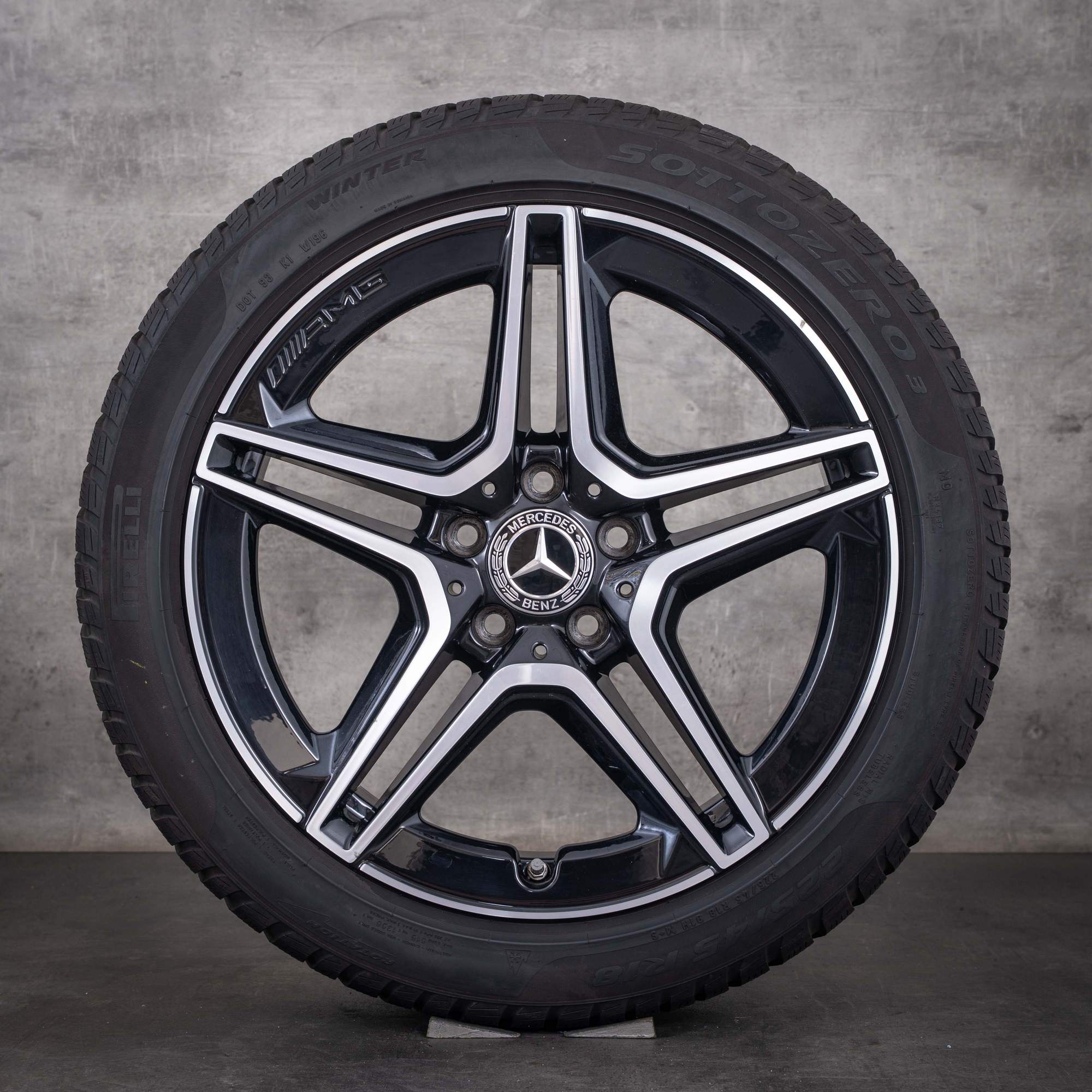 Original Mercedes-Benz A- och B-klass CLA AMG vinterhjul 18 tum W177 V177 W247 X118 C118 fälgar A1774011500 svarta frontpolerade