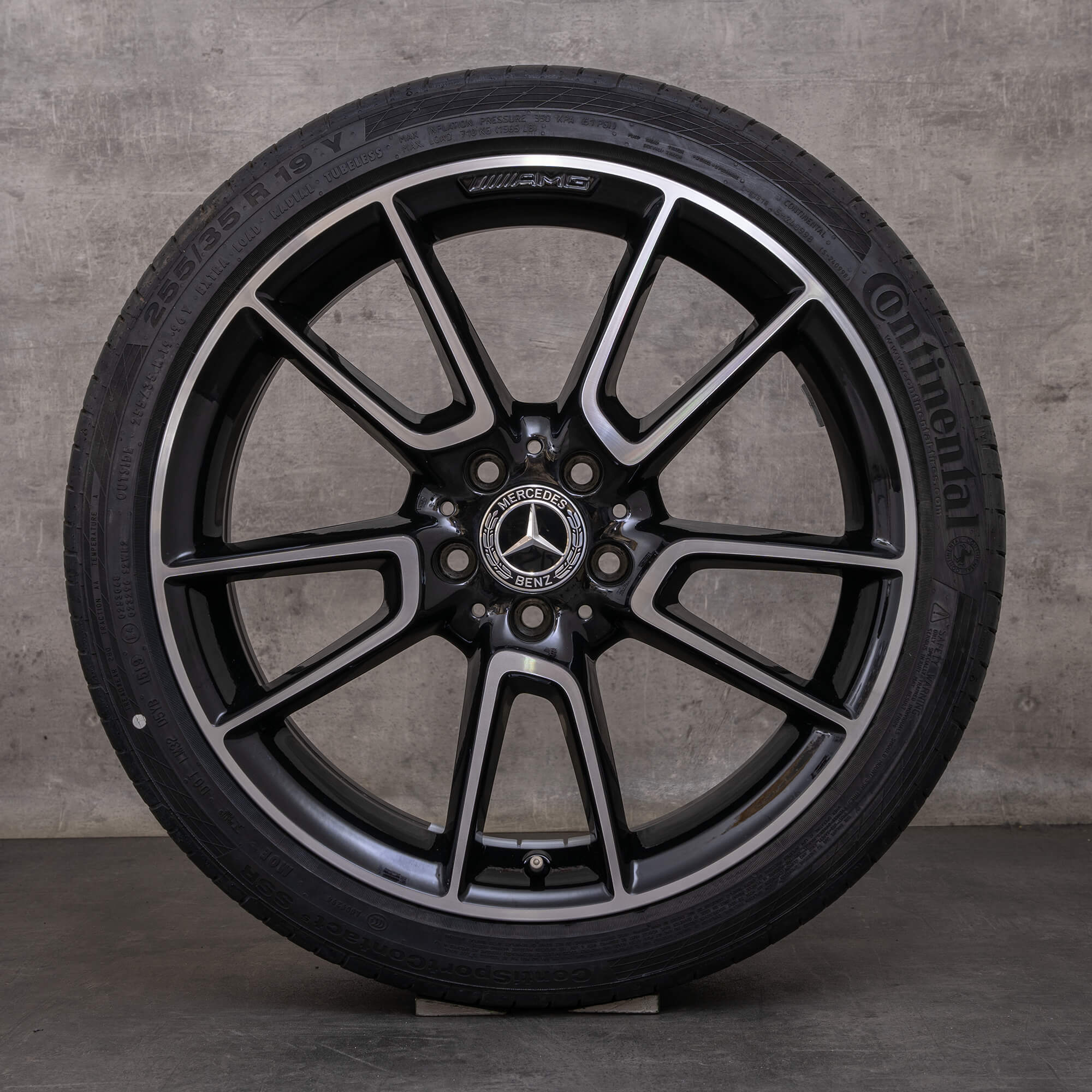 Original Mercedes Benz C-Klass AMG fälgar 19 tum W205 S205 C205 A205 sommarhjul A2054012200 A2054012300 svart glansig svarvad