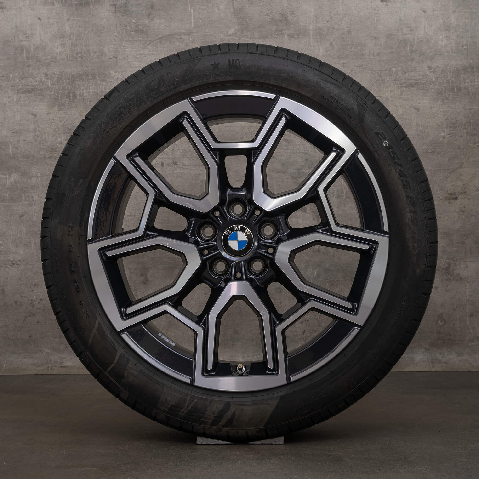 Original BMW X1 iX1 X2 sommerhjul 19-tommers U10 U11 felger styling 867 6898041 midnattsgrå blank dreid