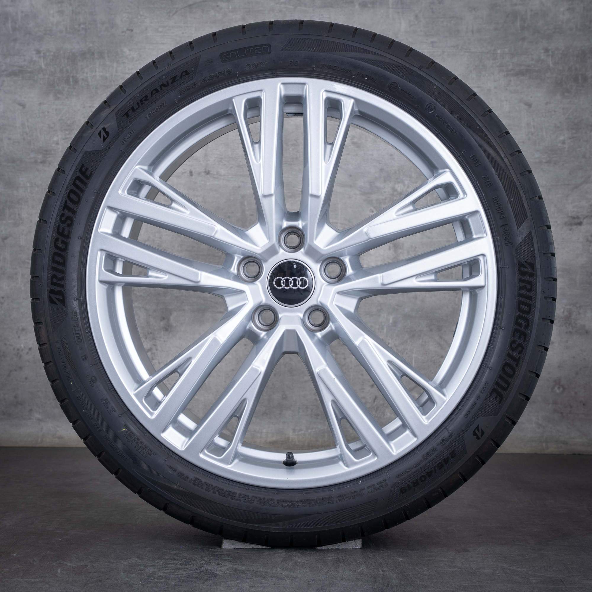 Alkuperäiset Audi A5 S5 vanteet 19 tuuman B10 kesäpyörät 8B3601025AS hopea kiiltävä
