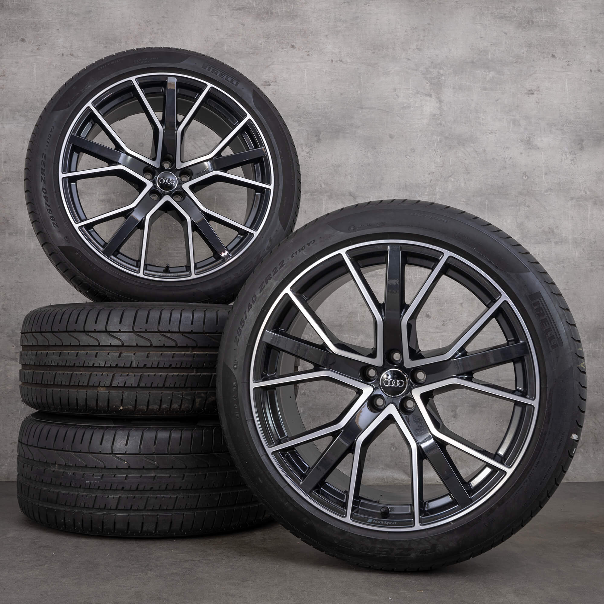 アウディ　Audi Q8 22インチホイールセット 285/40R22 AUDI - ☆超高級品☆ アウディ Q8 純正 22x10J +26 5H 112 4本の