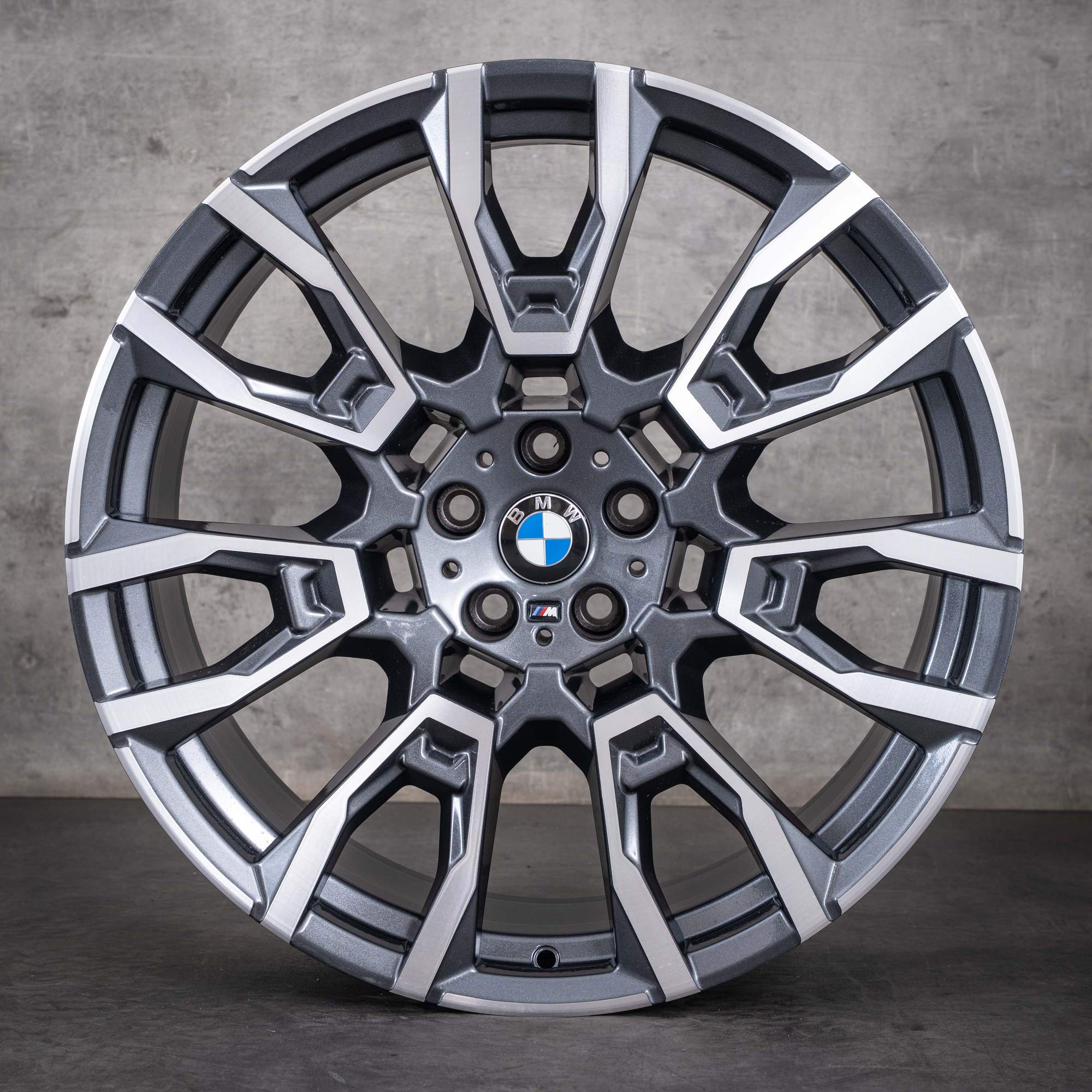 Oryginalne felgi BMW X5 X6 21 cali G05 G06 Styling 915 M 6856023 6856024 w kolorze orbit grey glanzgedreht
