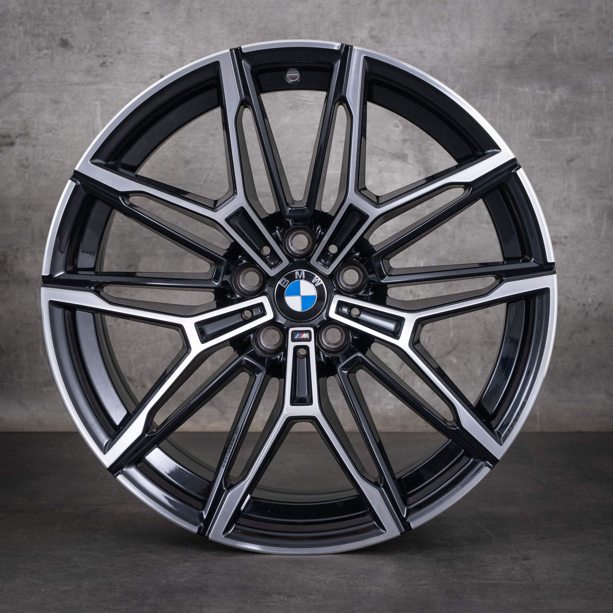 Jantes oem BMW M2 M3 M4 19 et 20 pouces G87 G80 G81 G82 G83, style 930 M, références 7882869 7882870, finition noire polie