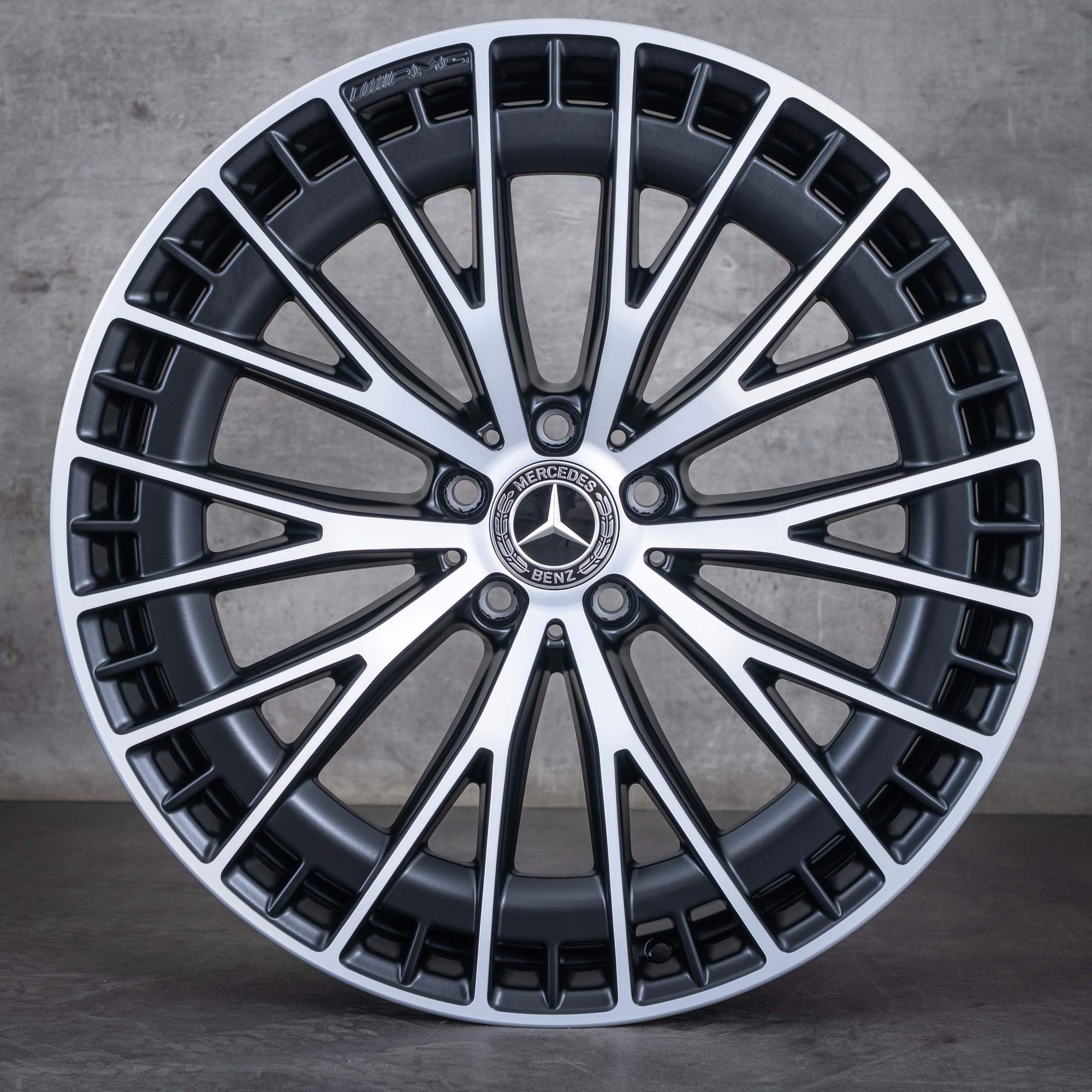 Originali Mercedes Benz EQE 43 53 AMG cerchi 21 pollici V295 4Matic A2954012900 A2954013000 nero opaco lucidato frontalmente NUOVO