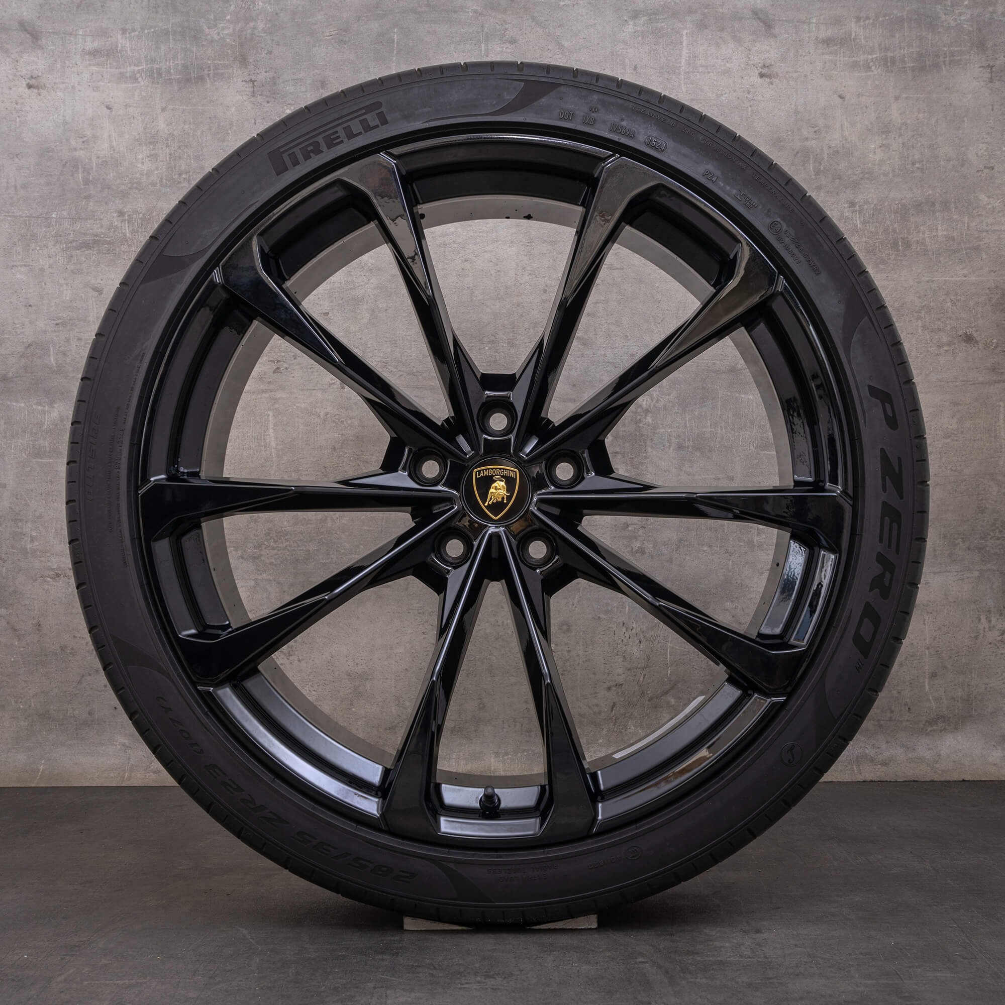 OEM Lamborghini Urus rims 23 inch summer wheels 4ML601025CP 4ML601025CR black glossy