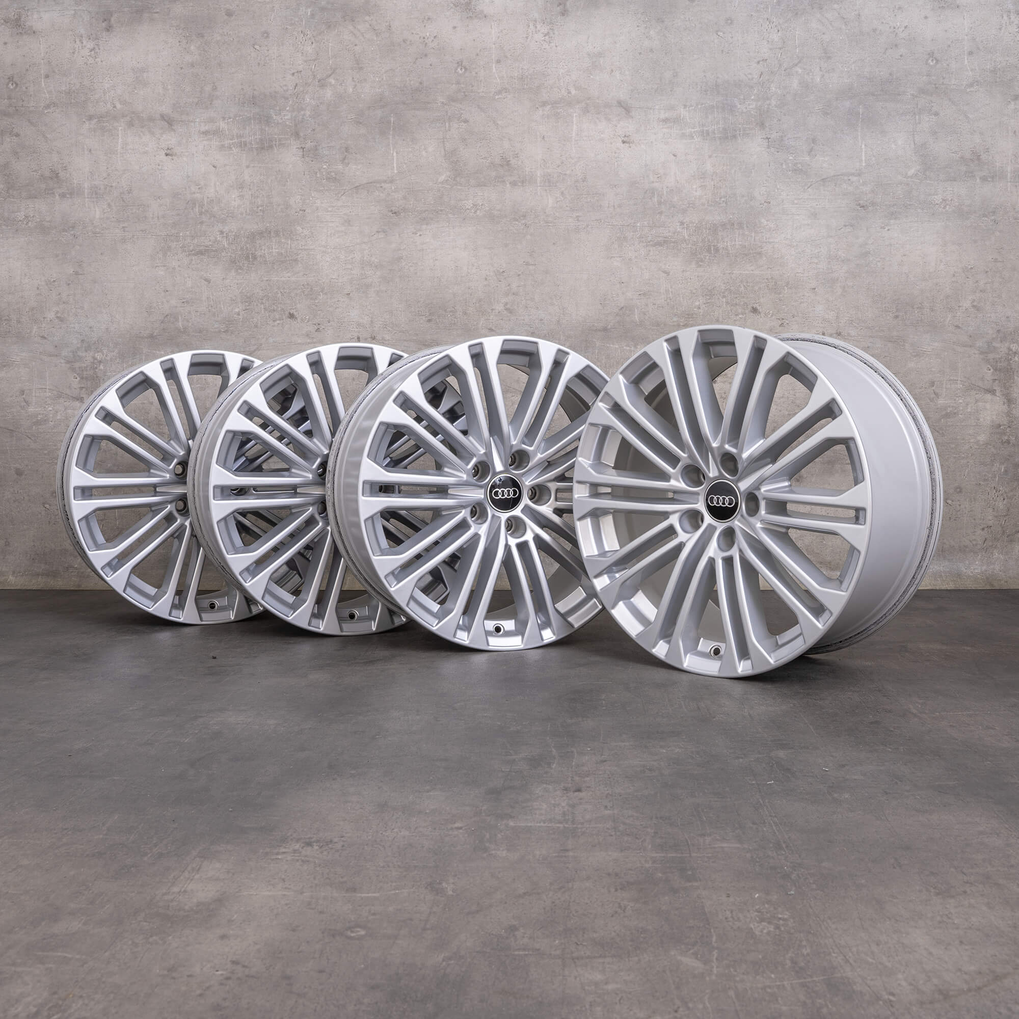Originální ráfky Audi A5 S5 18 palců F5 8W B9 8W0601025EE stříbrné barvy