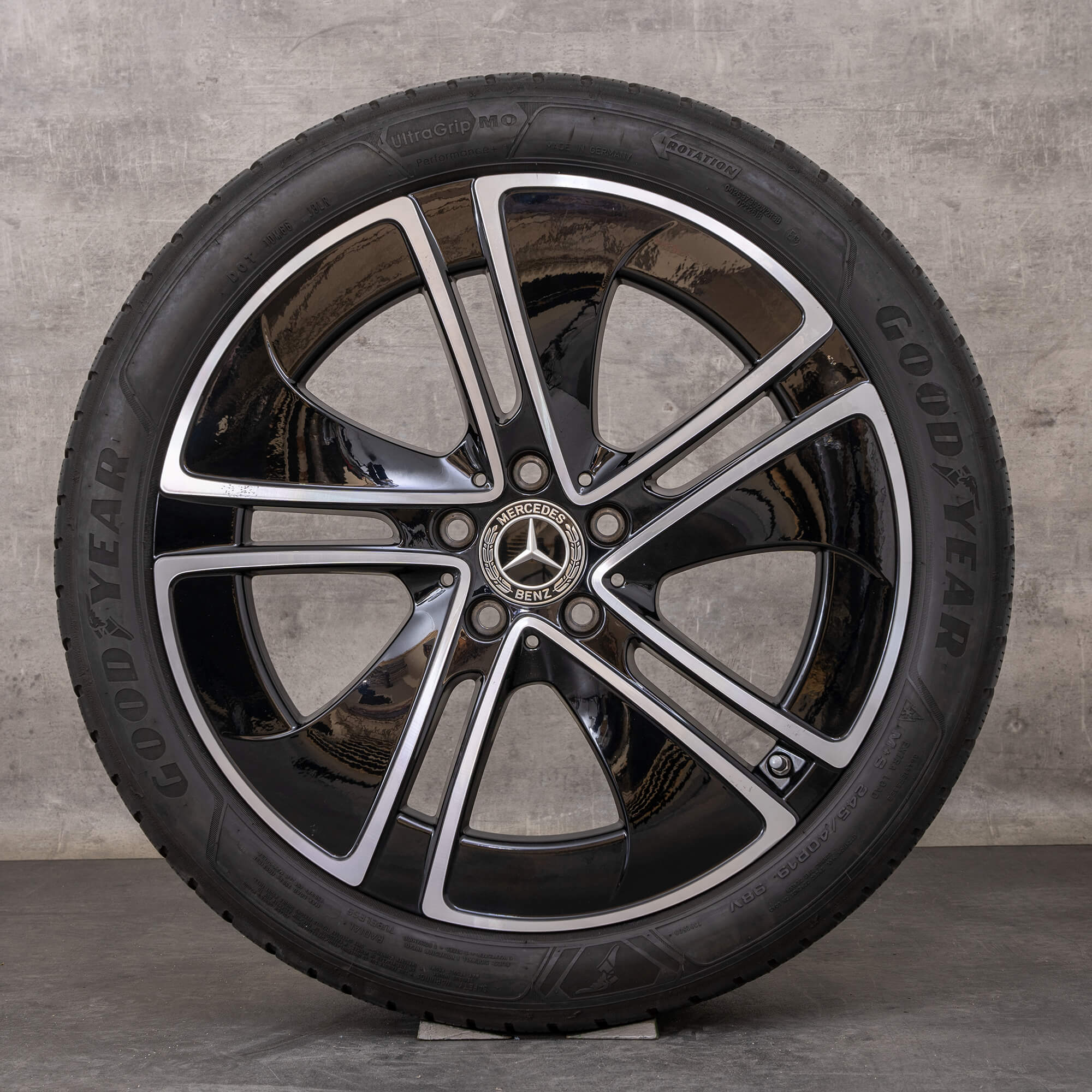 Oryginalał Mercedes Benz CLE koła zimowe 19 cali C236 Felgi A2364014100 czarne polerowane toczone