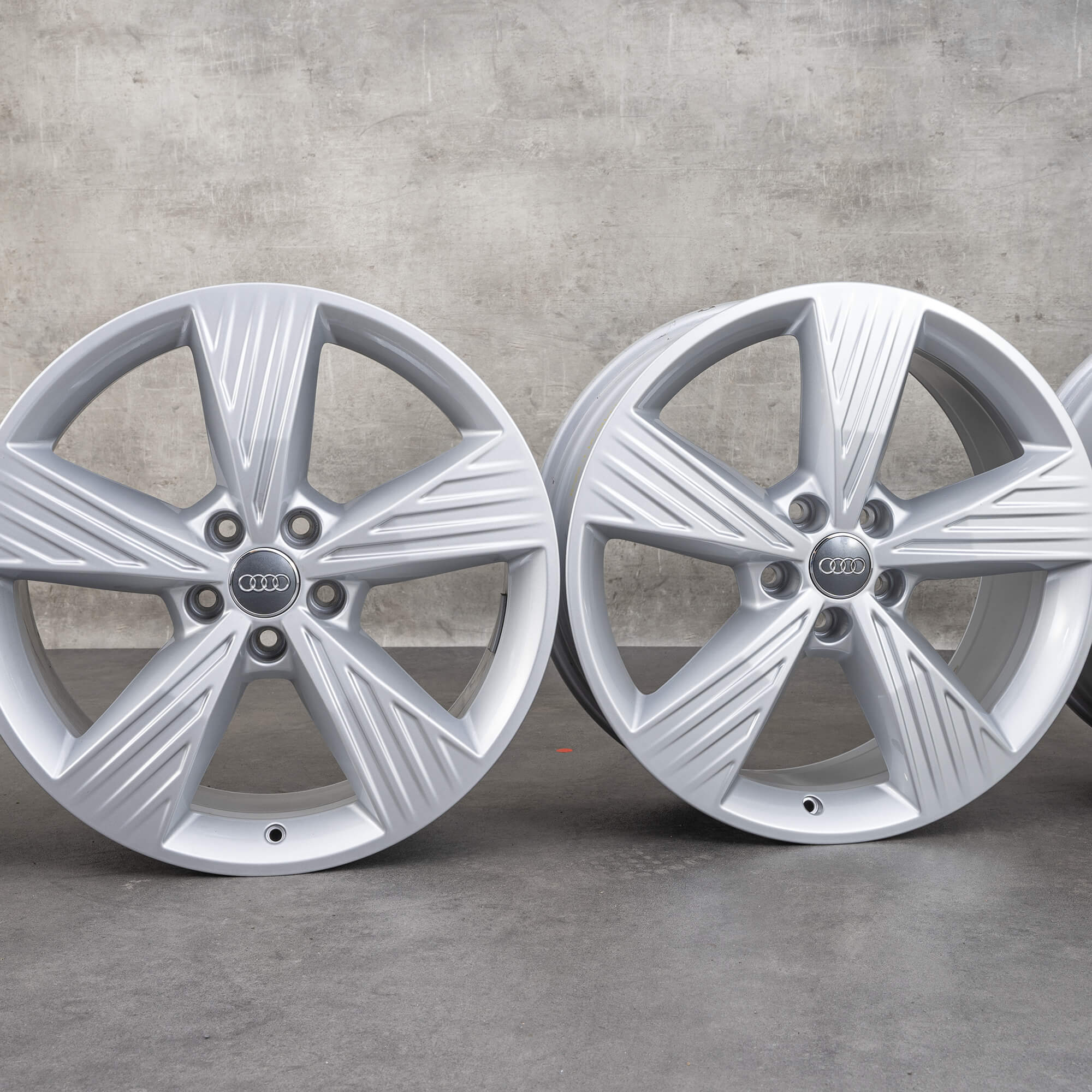 Audi 19 inch rims Q4 e-tron alloy rims 89A601025B 8 x 19 ET45 NEW