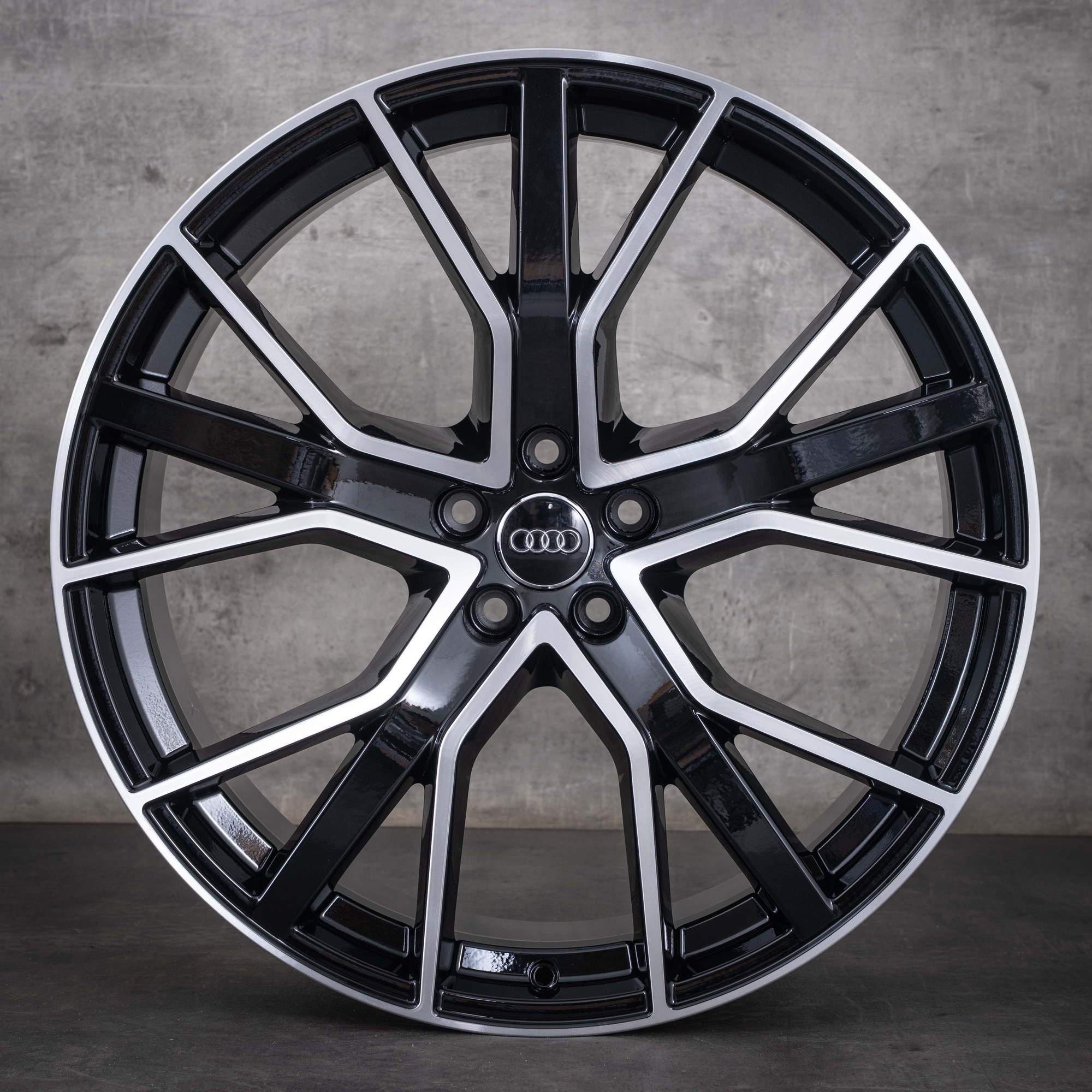 Oryginalne felgi Audi Q7 SQ7 22 cale 4M Performance 4M0601025DP czarne polerowane NOWOŚĆ