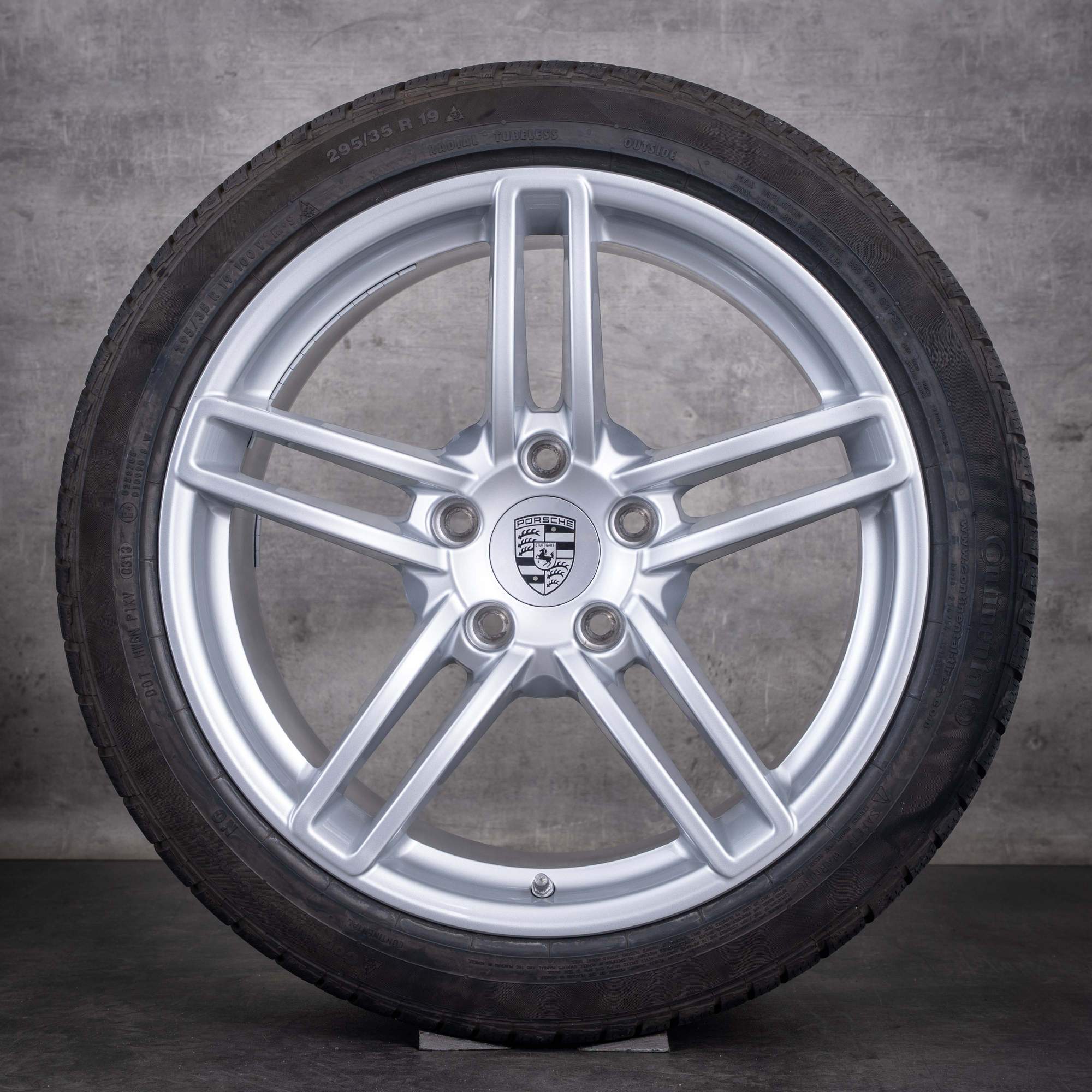 Alkuperäiset Porsche 911 -talvirenkaat 19 tuumaa 991 Carrera 4 & 4S -vanteet 99136214102 99136214603 hopea