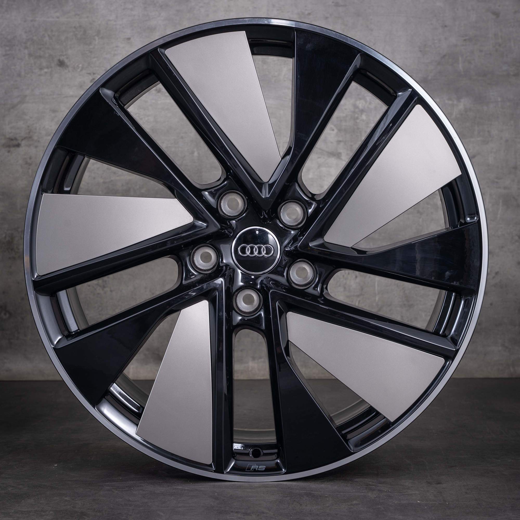 Original Audi e-tron Felgen 21 Zoll GT RS FW 4J3601025J 4J3601025K schwarz glanzgedreht  NEU
