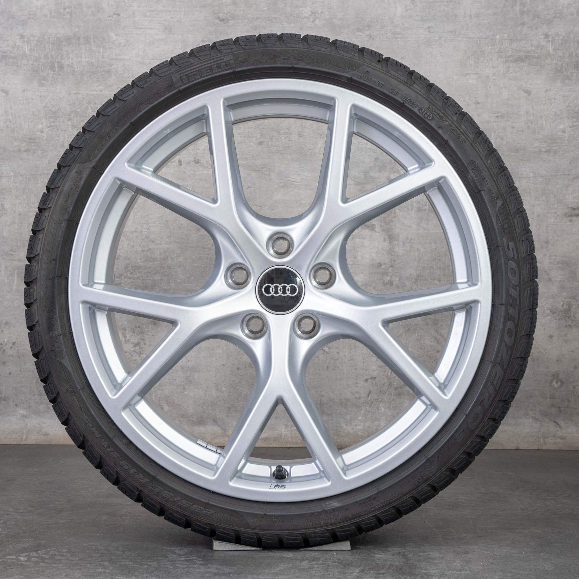 Alkuperäiset Audi RS3 talvirenkaat 19 tuuman 8Y vanteet 8Y0601025BT 8Y0601025BQ hopea kiiltävä