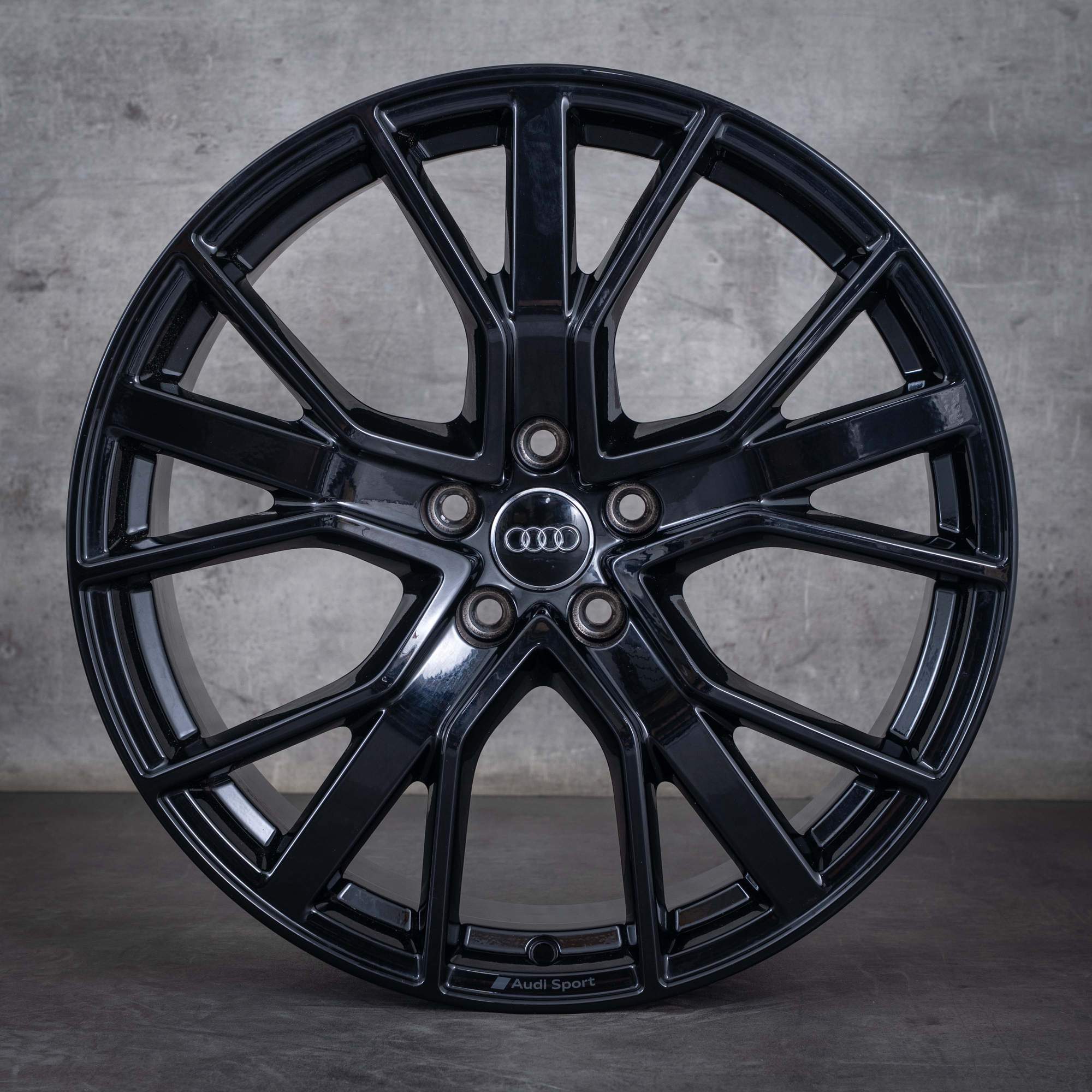 Alkuperäiset Audi Q3 RSQ3 vanteet 20 tuuman F3-kesäpyörät 83A601025T musta kiiltävä