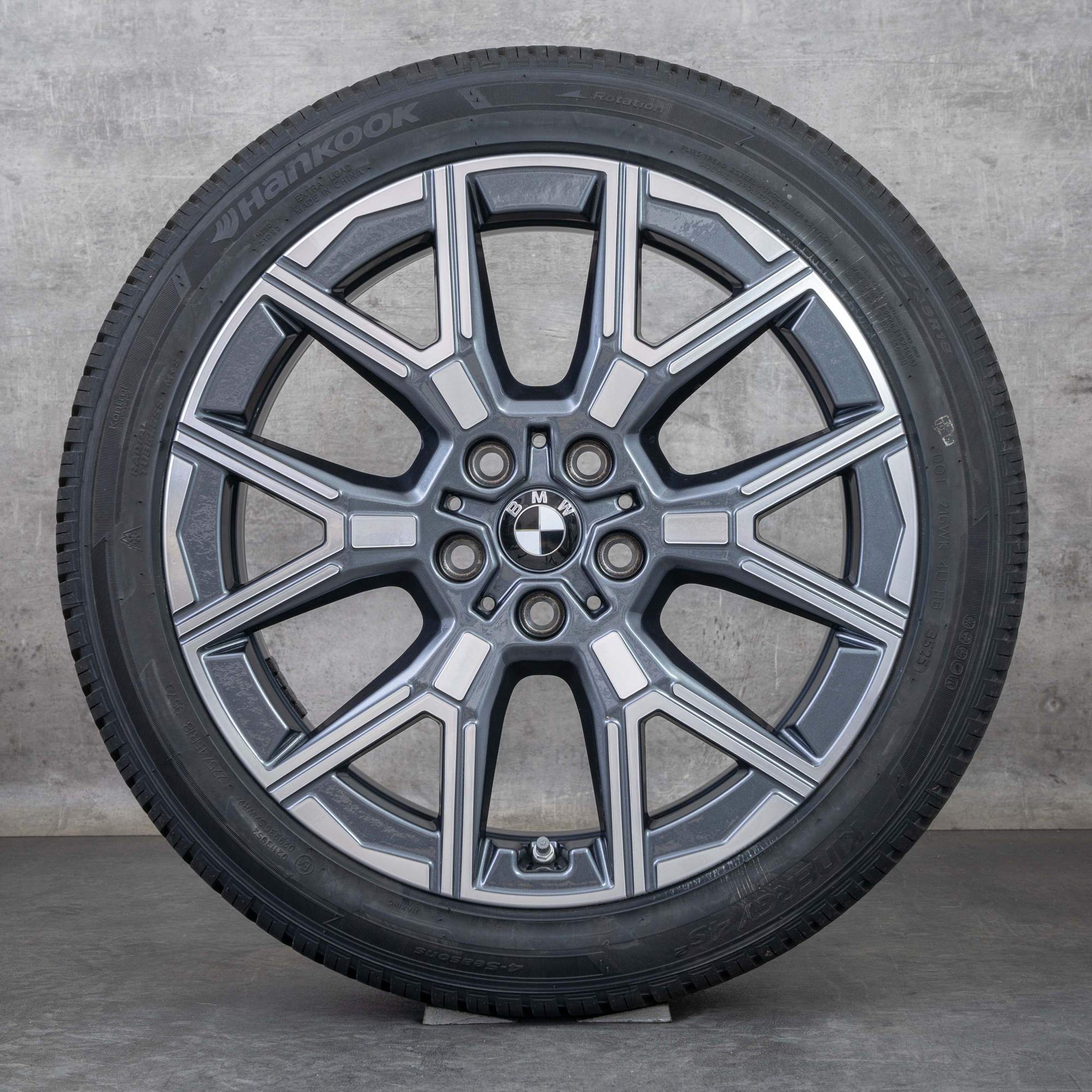 Oryginalał BMW Seria 1 2 Felgi 18 cali F70 F74 Gran Goupe opony całoroczne stylizacja 974 5A45266 szary Polerowane