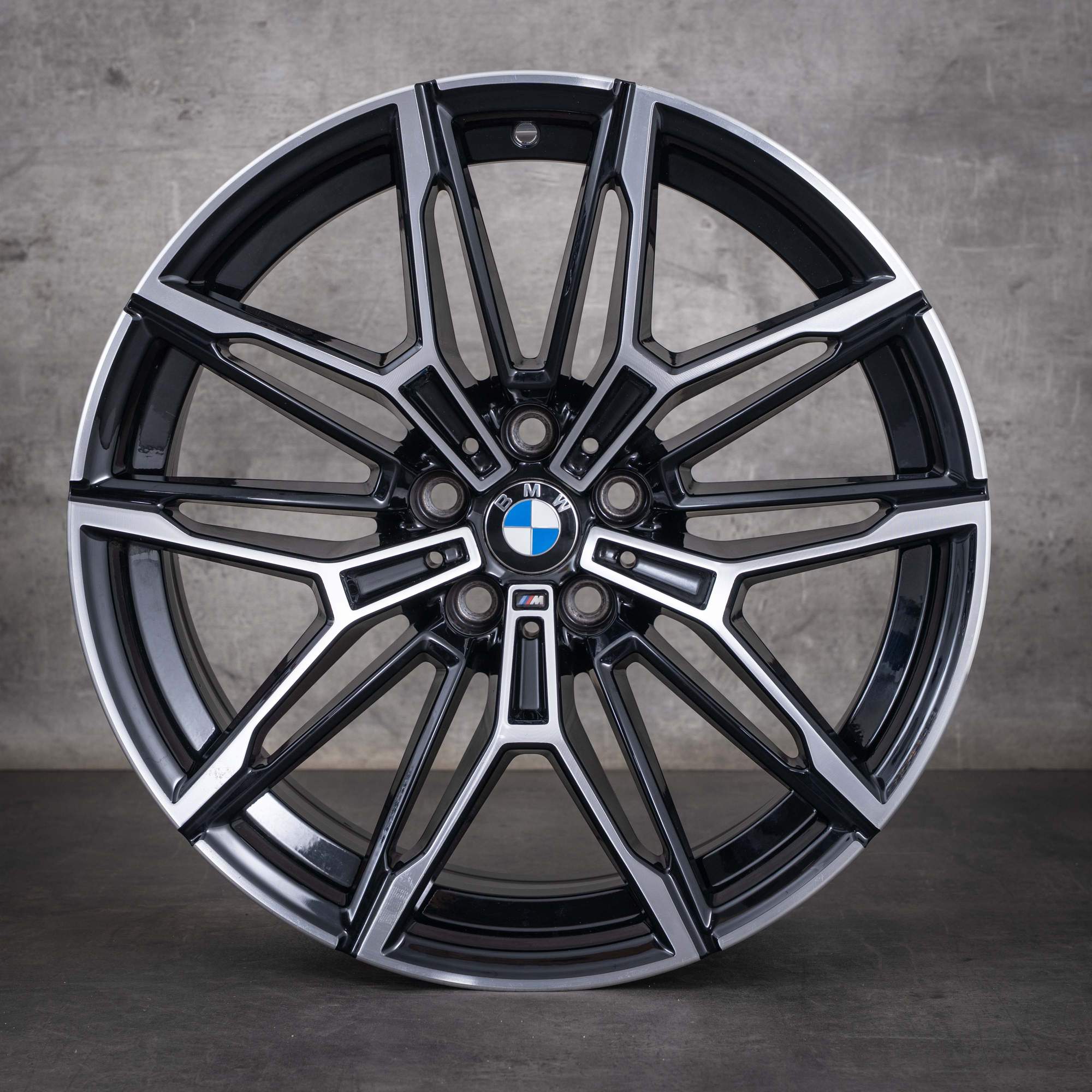 Jantes oem BMW M2 M3 M4 19 et 20 pouces G87 G80 G81 G82 G83, style 930 M, références 7882869 7882870, finition noire polie